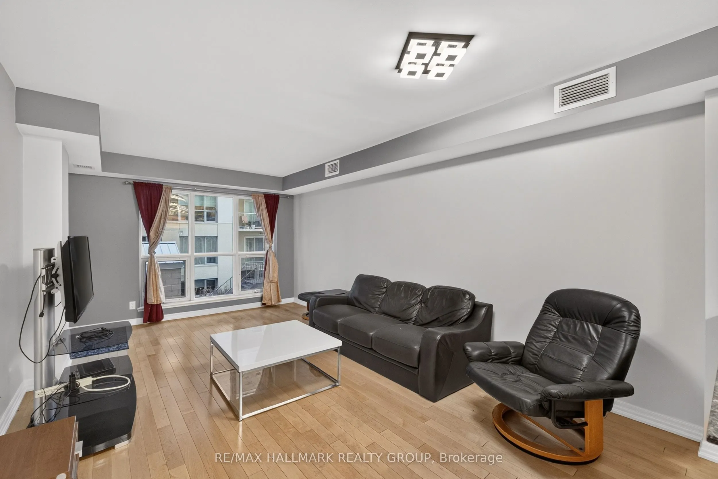 242 RIDEAU Street #506