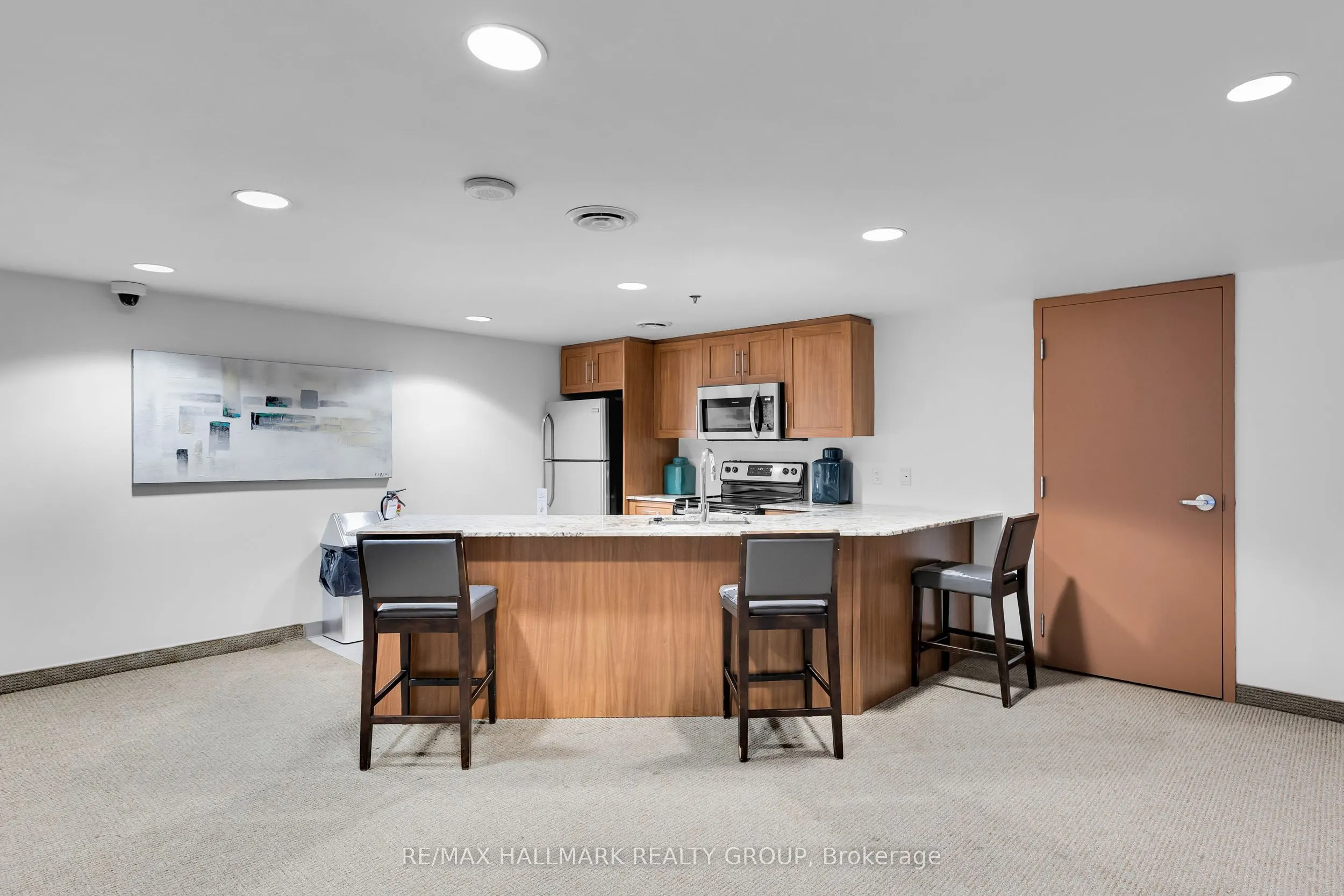 242 RIDEAU Street #506