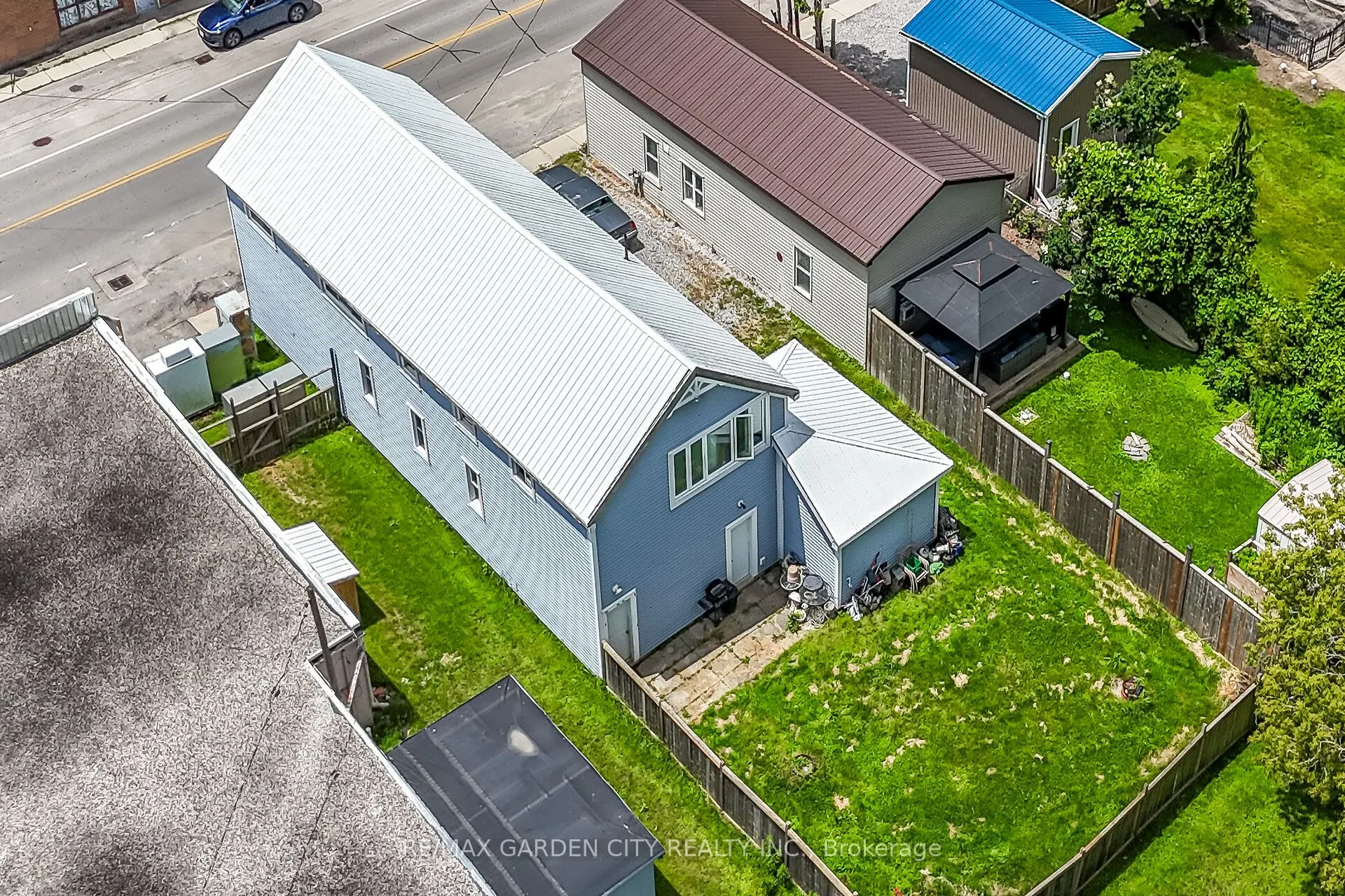 192 Townline Street N