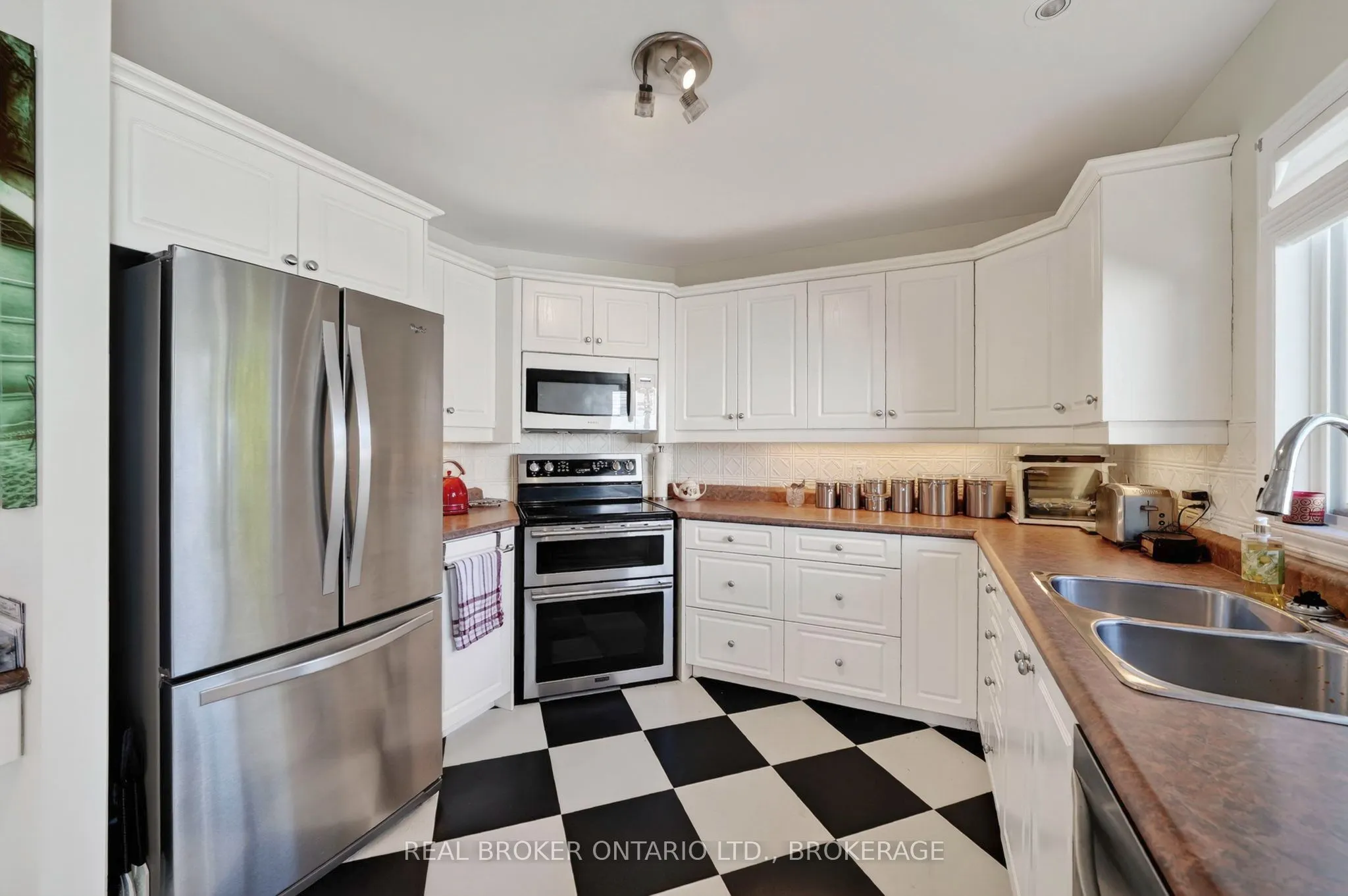 133 Bryden Avenue