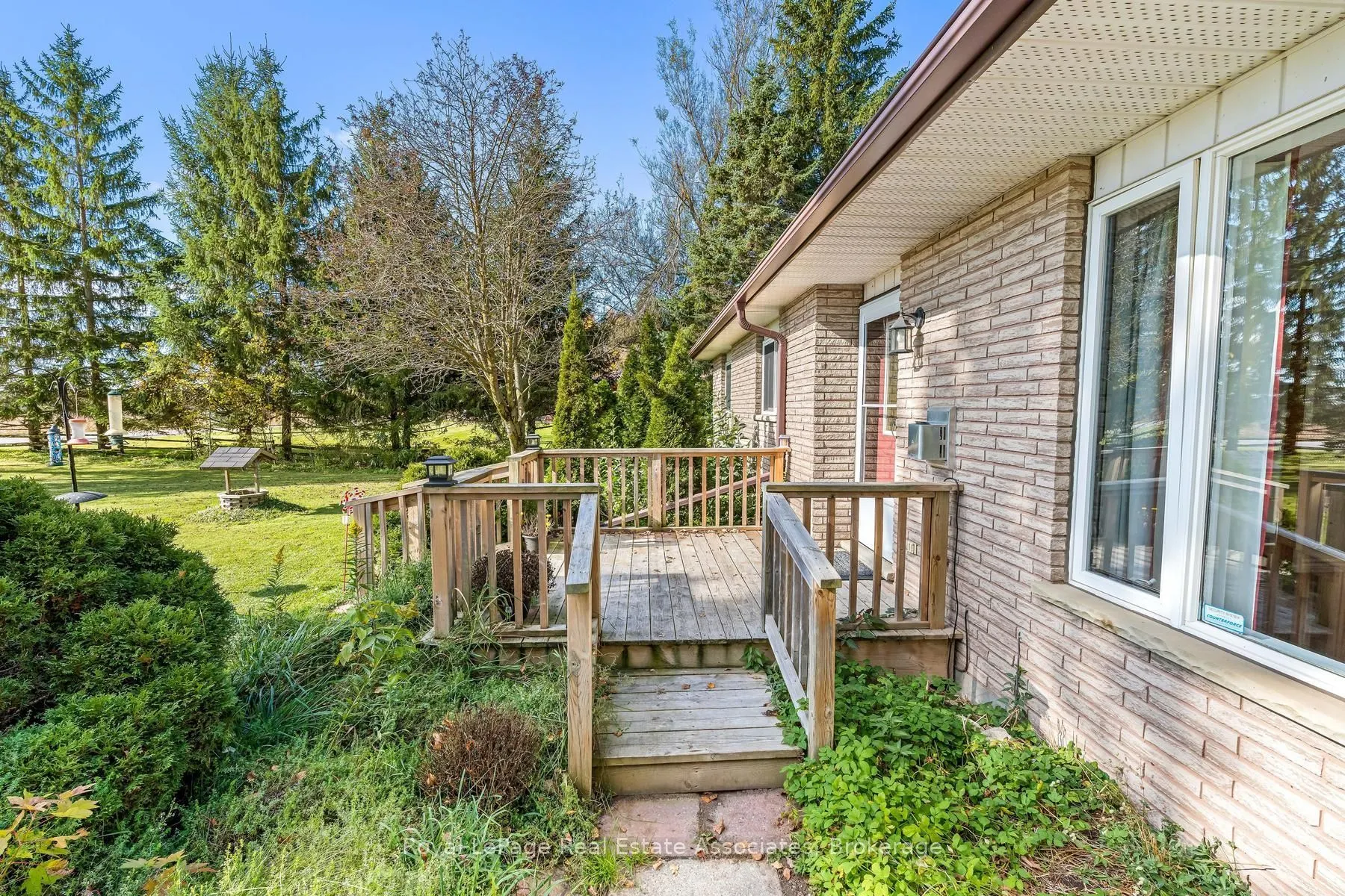 585349 County Road 17