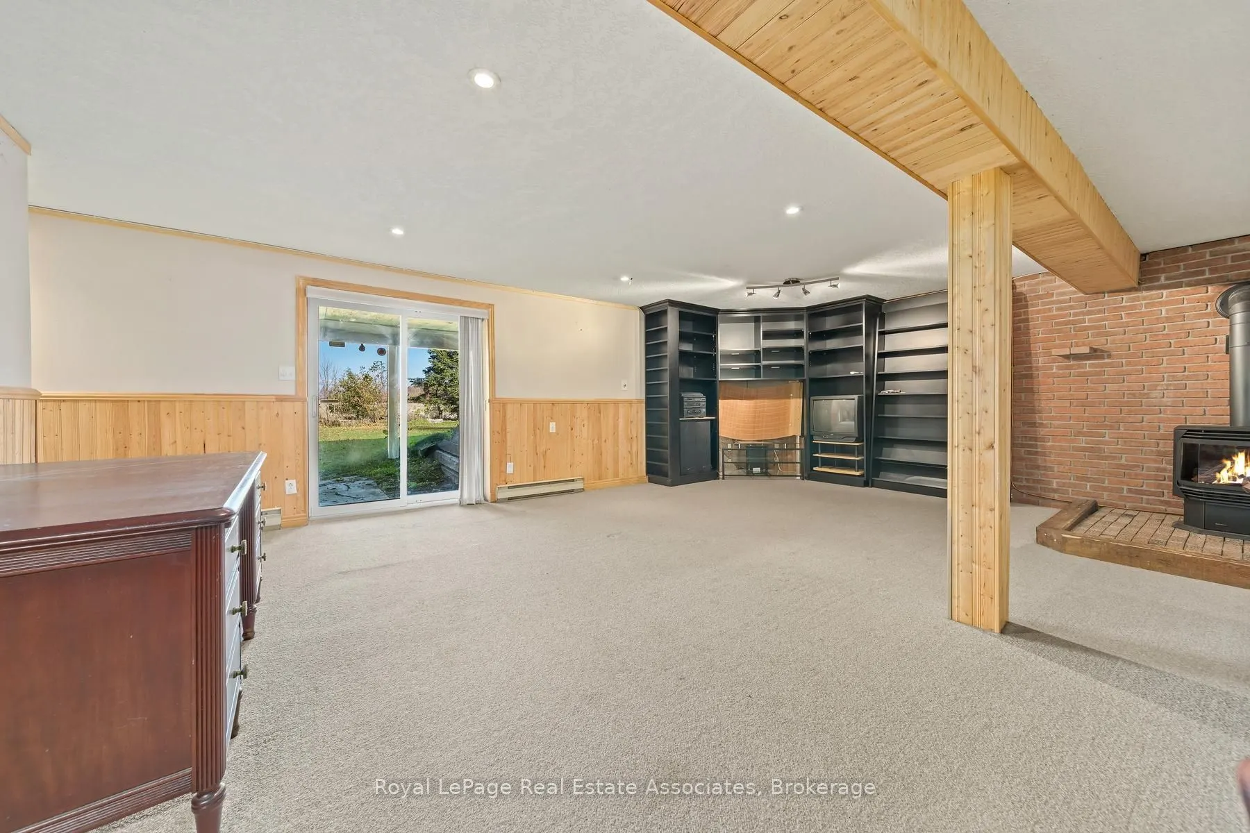 585349 County Road 17