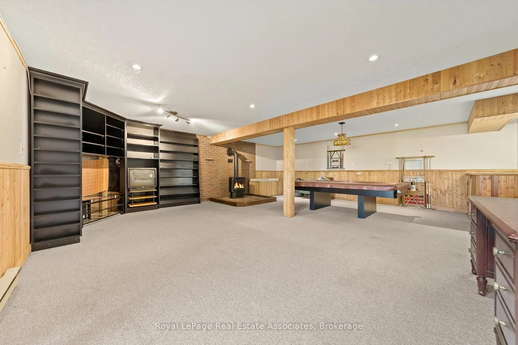 585349 County Road 17