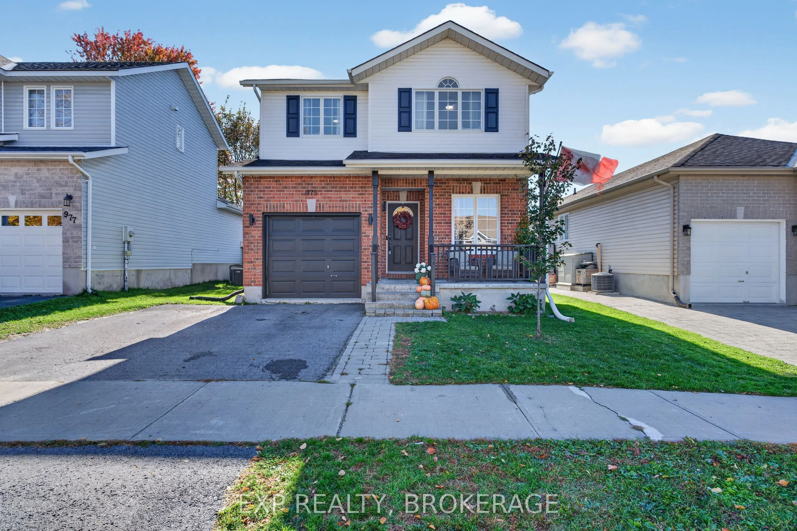 975 RAINBOW Crescent