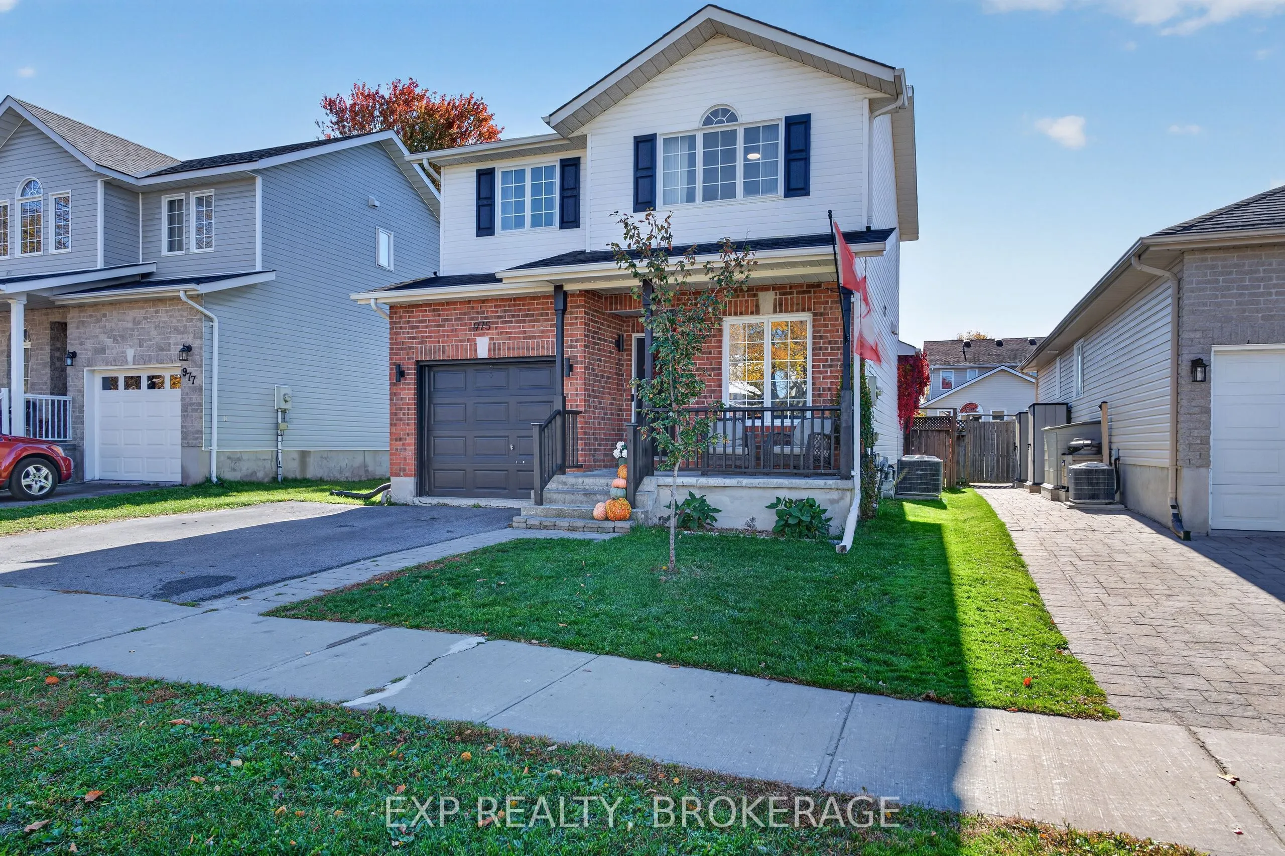975 RAINBOW Crescent