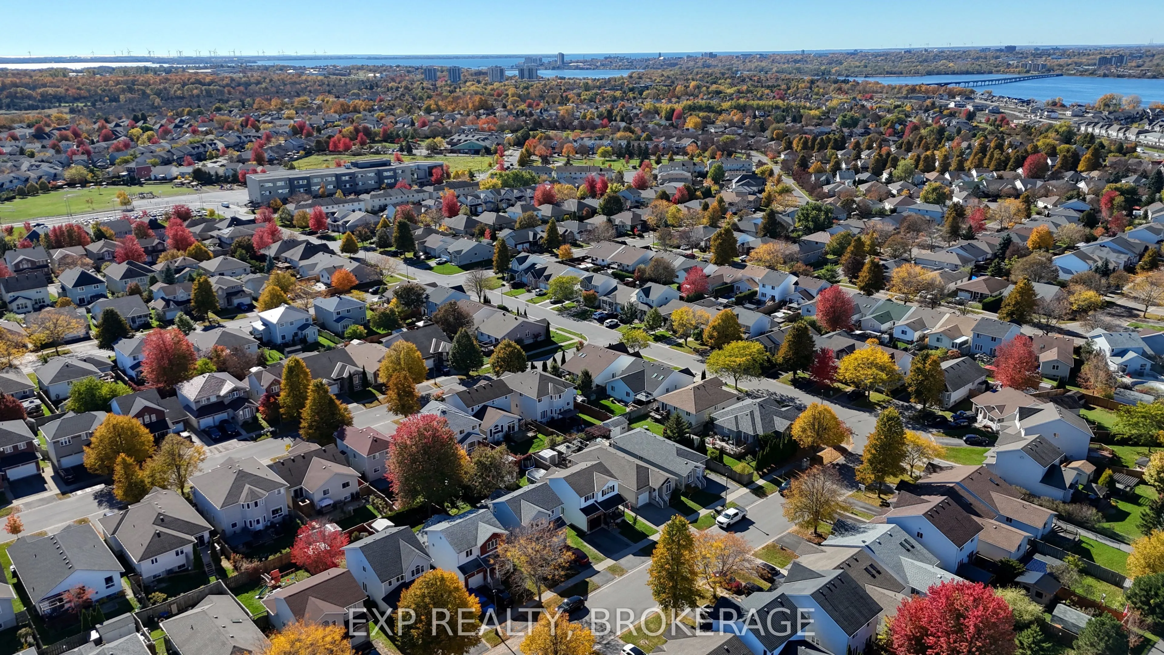 975 RAINBOW Crescent