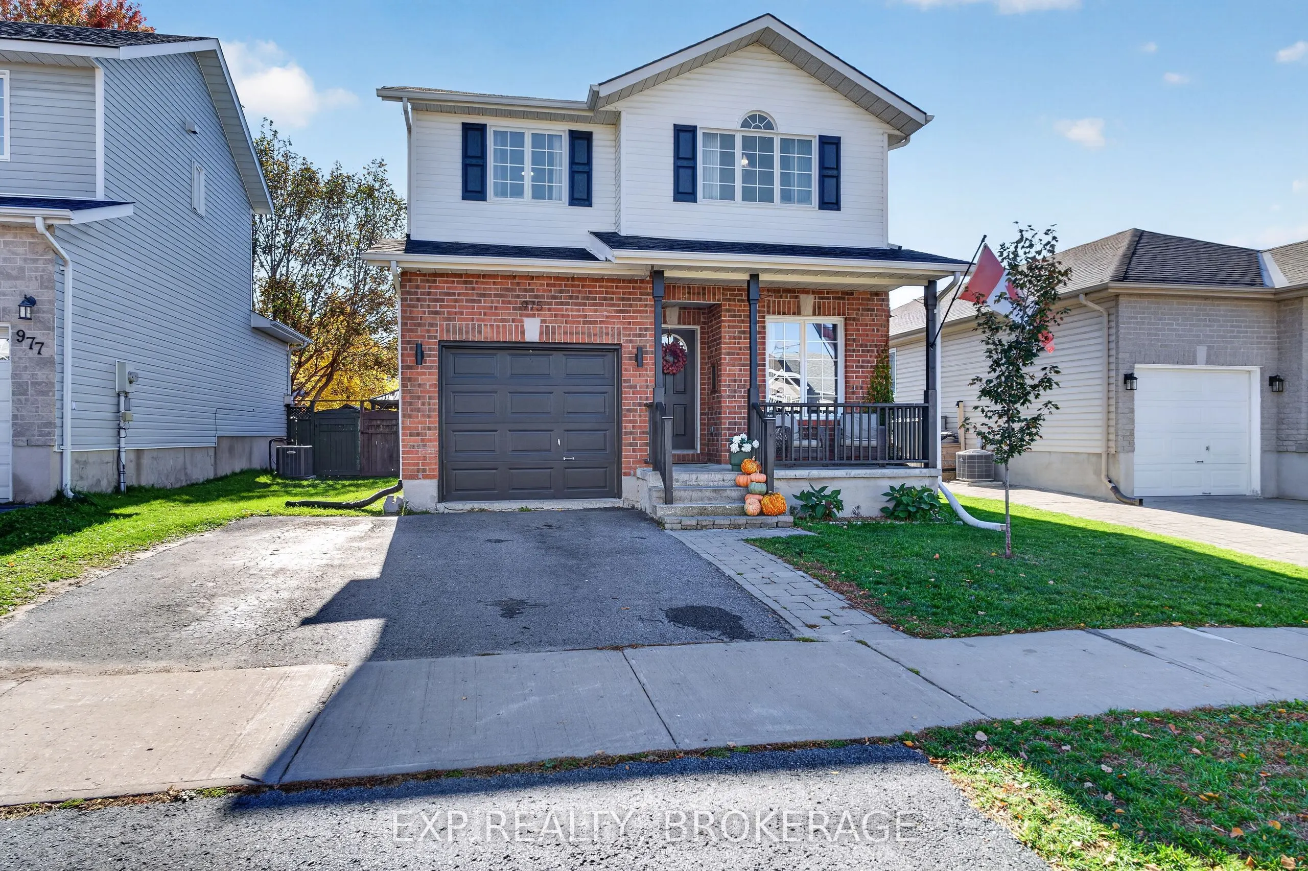 975 RAINBOW Crescent