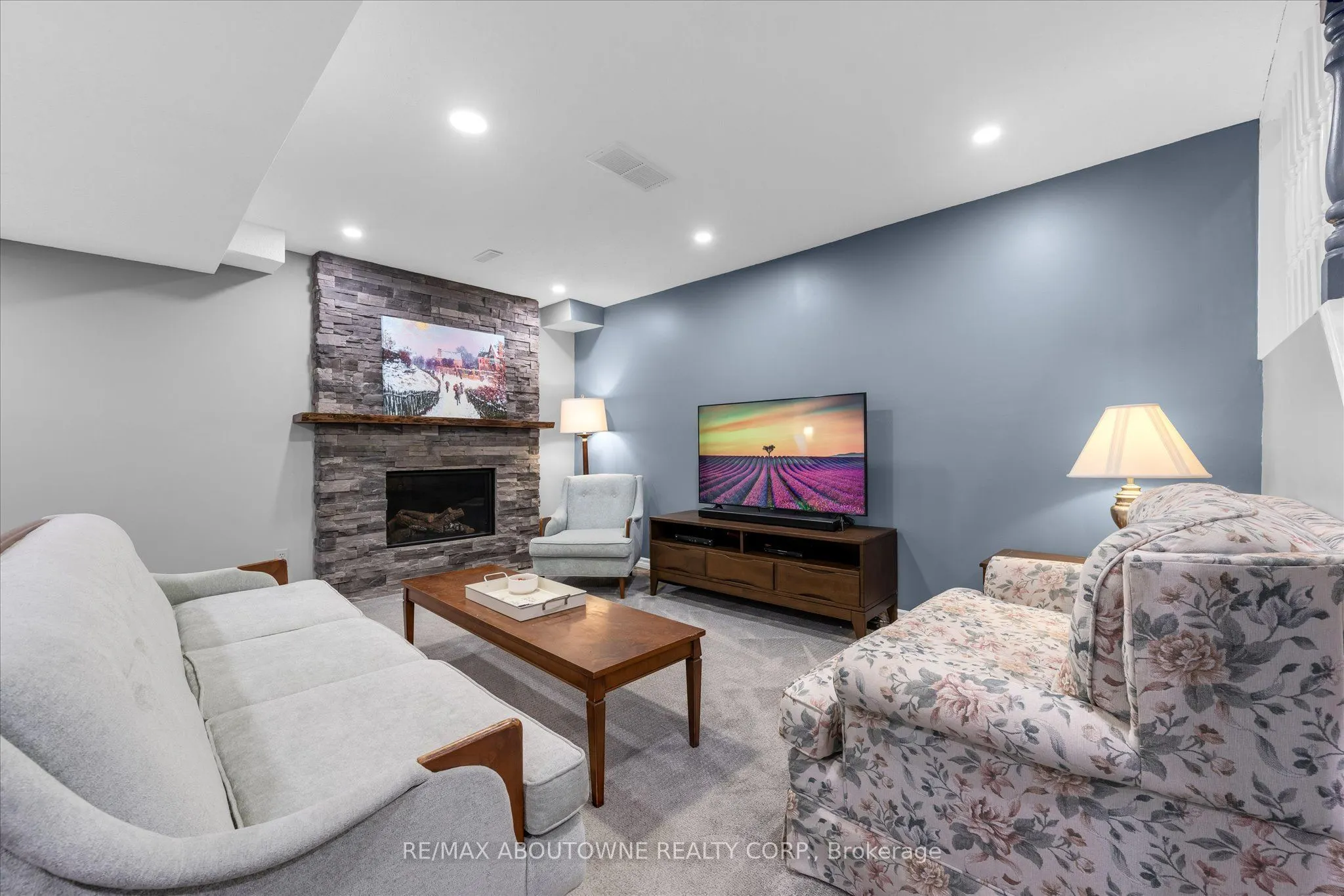 84 Fellowes Crescent