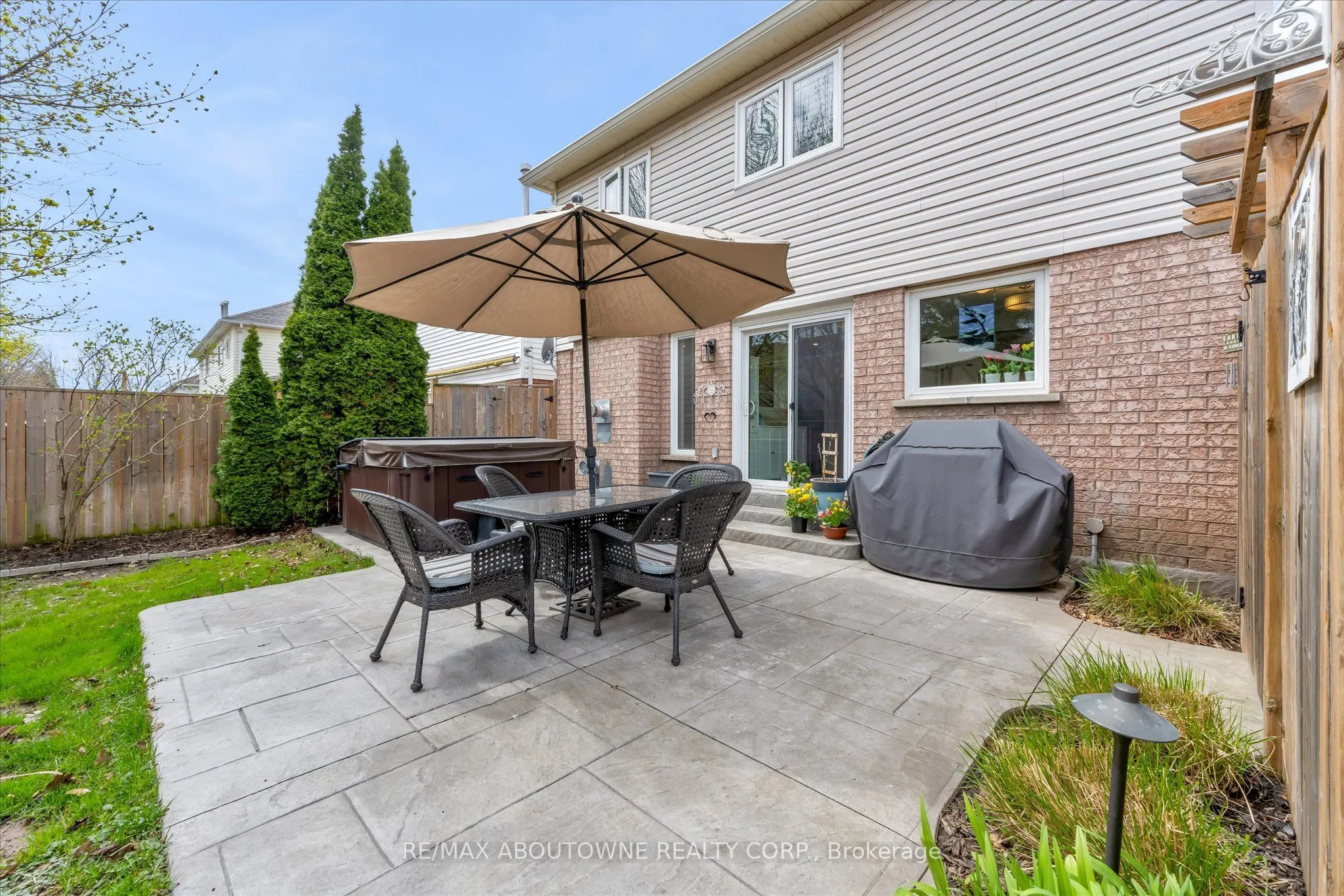 84 Fellowes Crescent