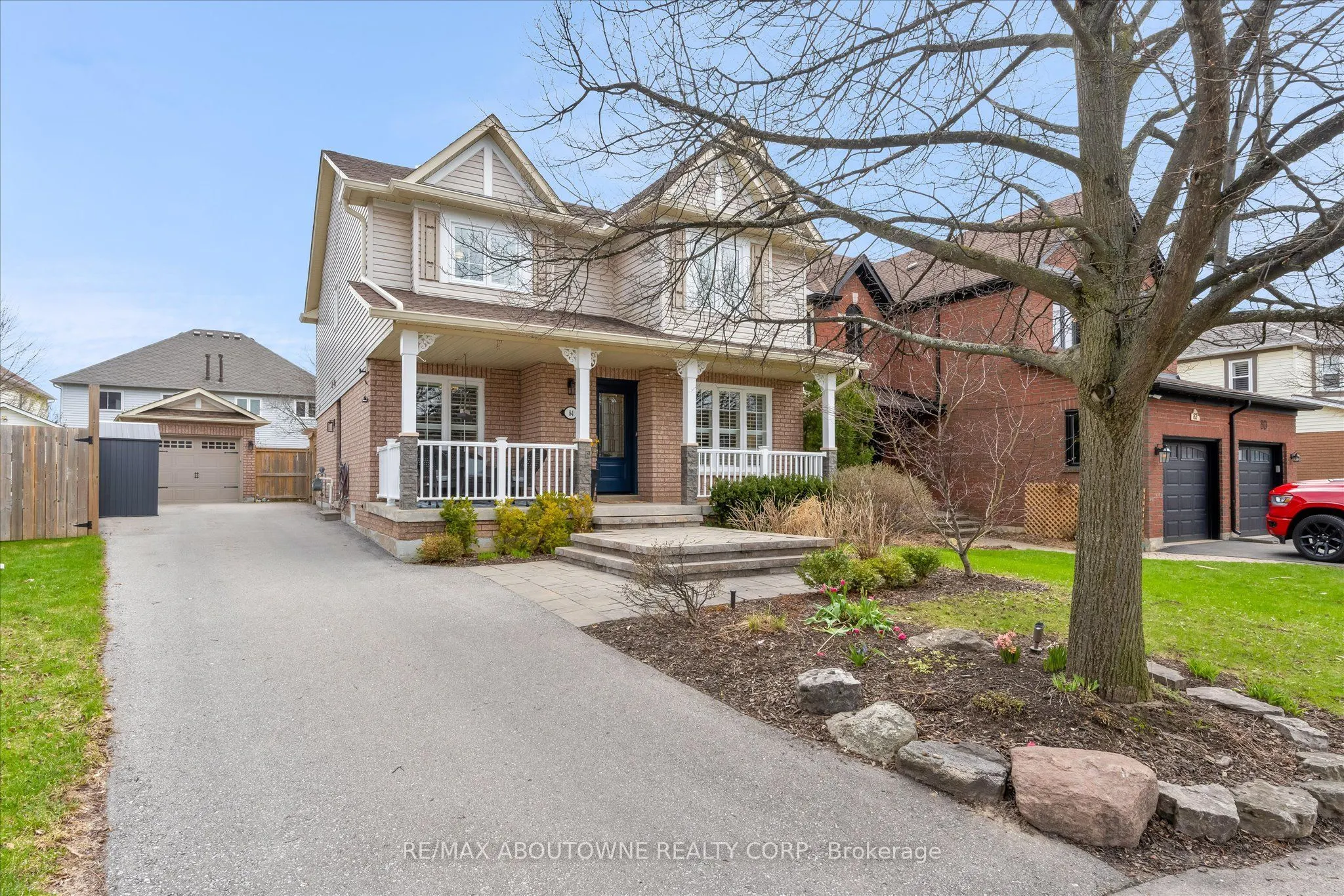 84 Fellowes Crescent