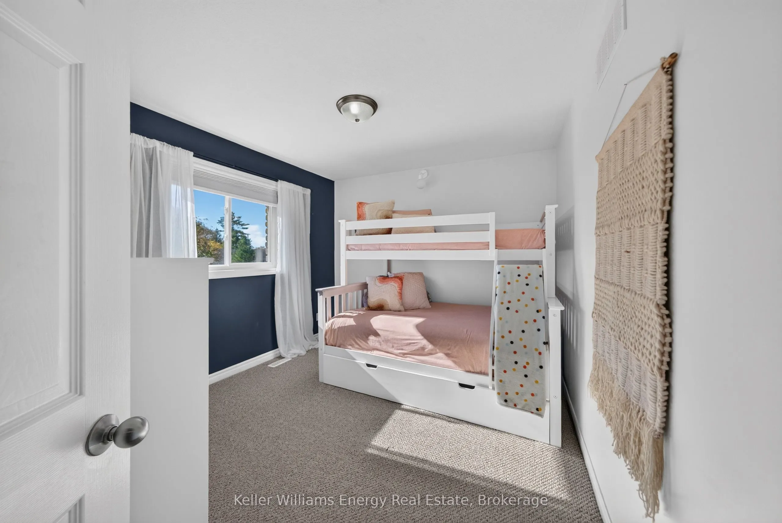 53 Lake Breeze Court
