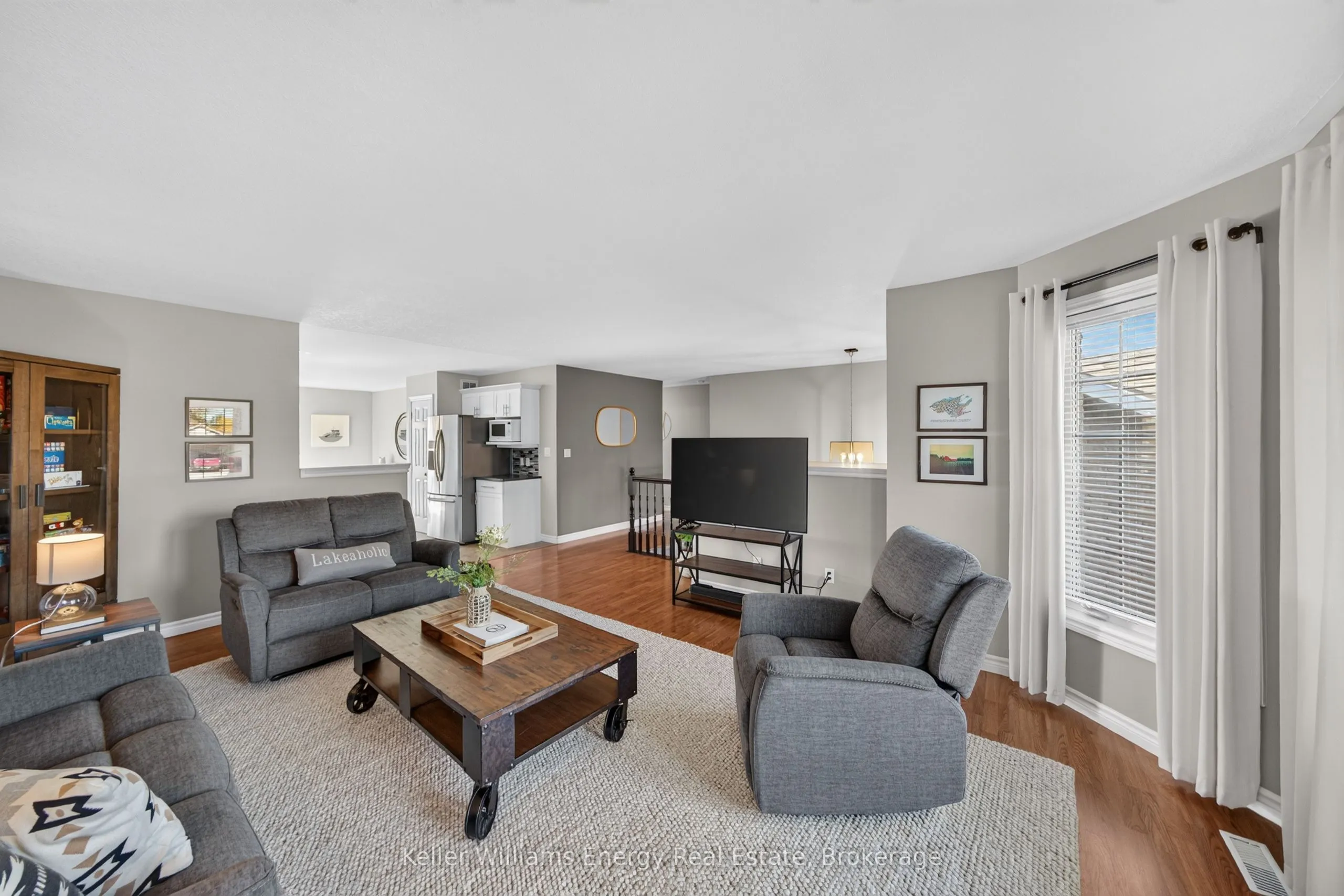 53 Lake Breeze Court