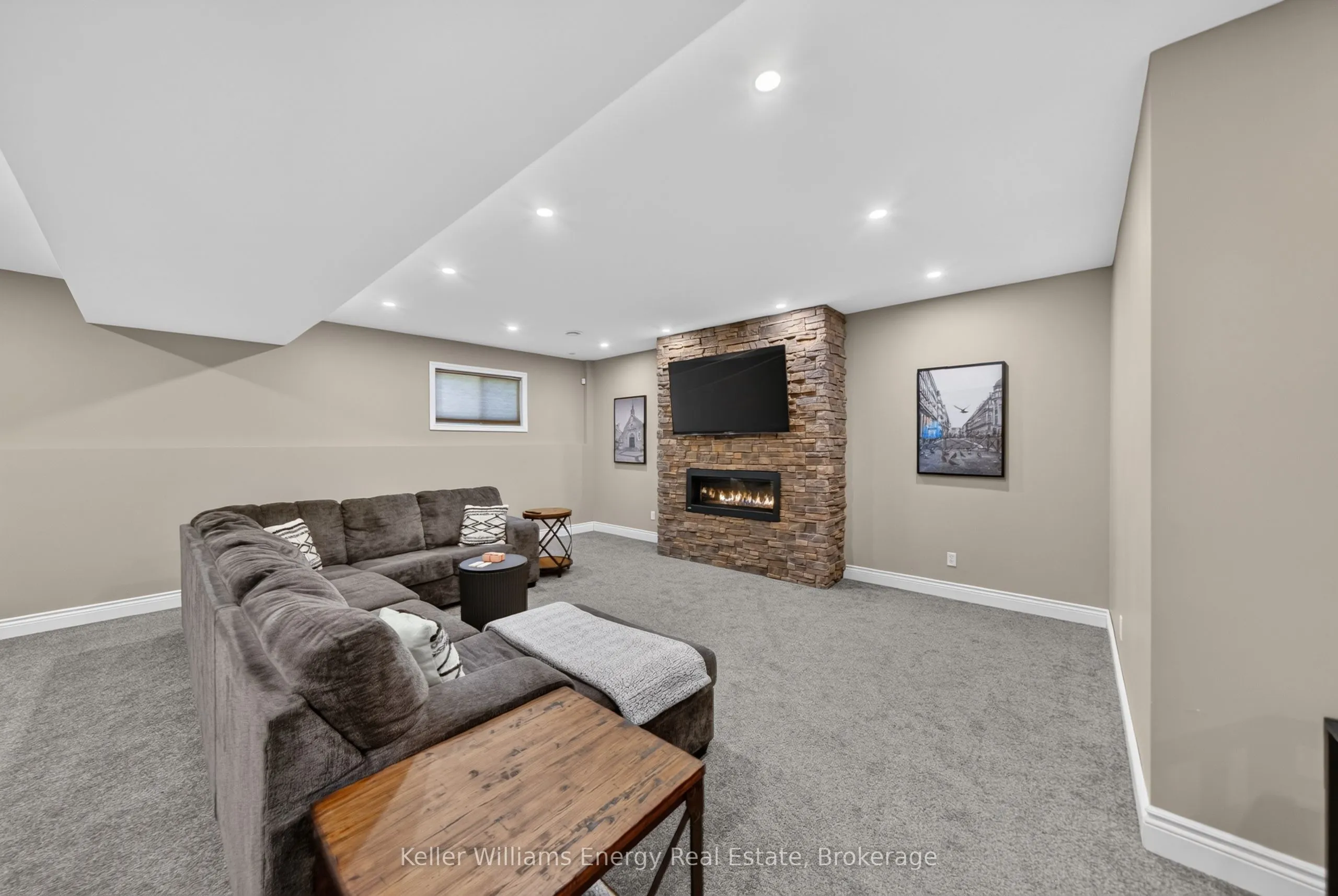 53 Lake Breeze Court