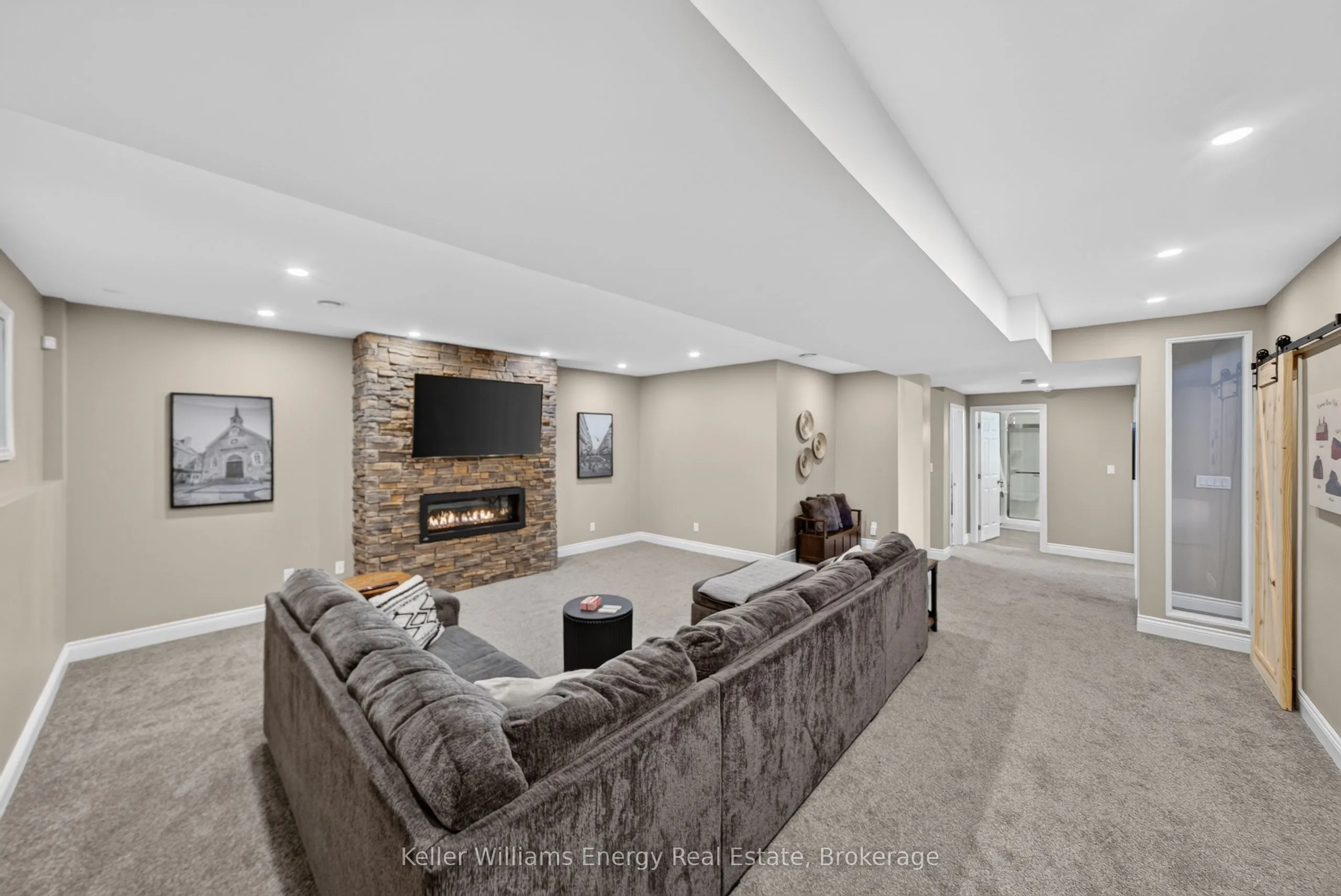 53 Lake Breeze Court