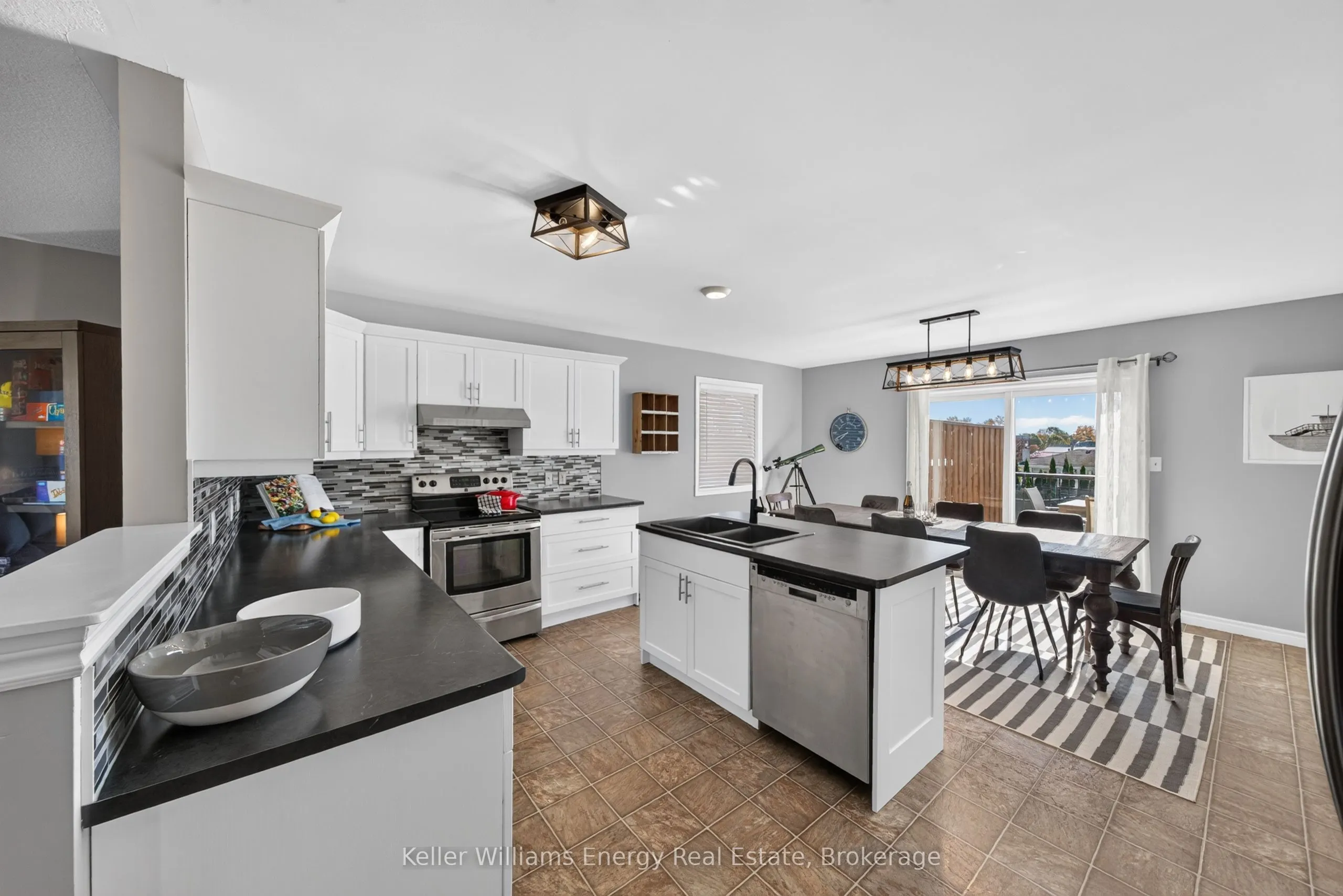 53 Lake Breeze Court