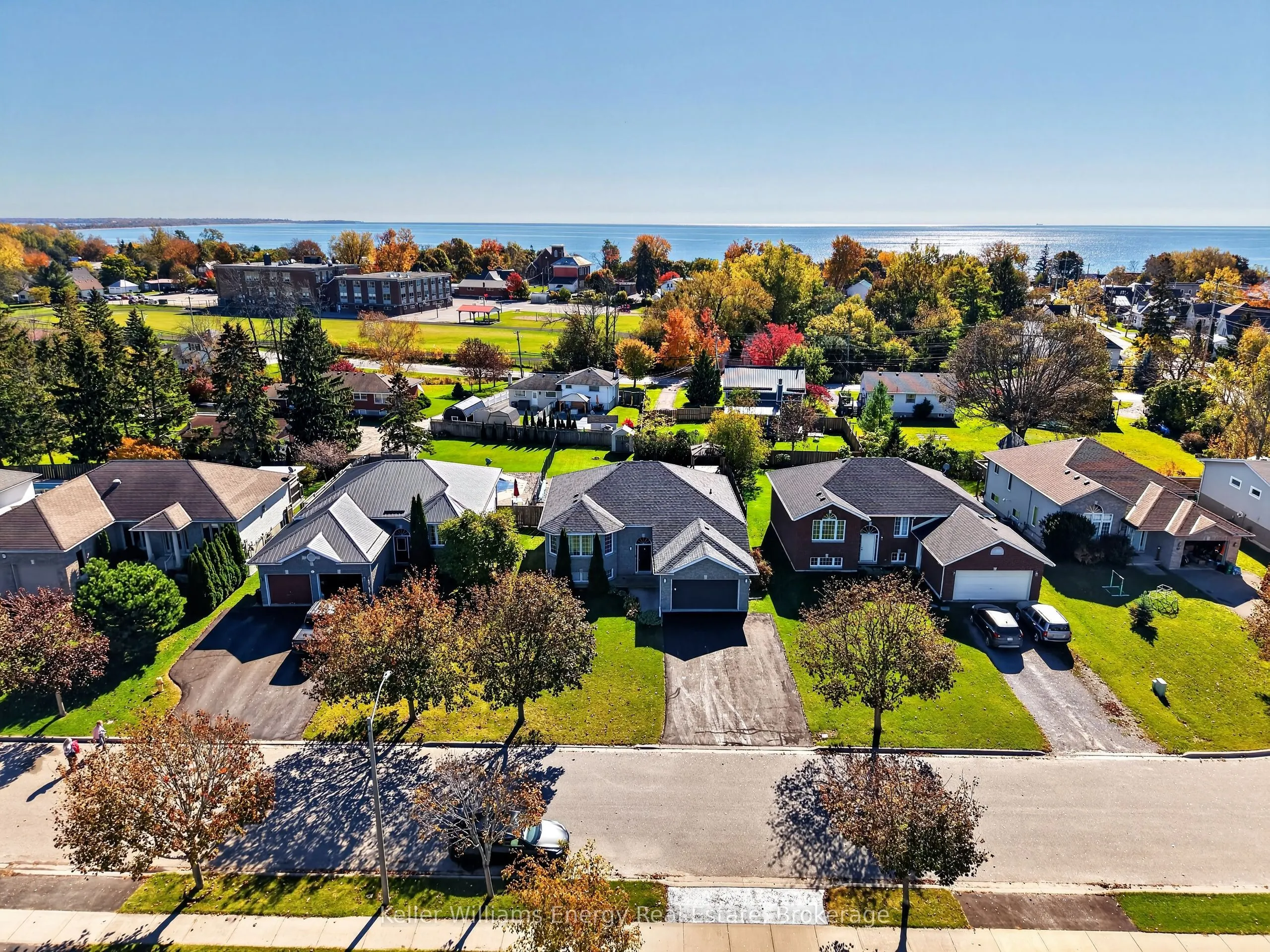 53 Lake Breeze Court