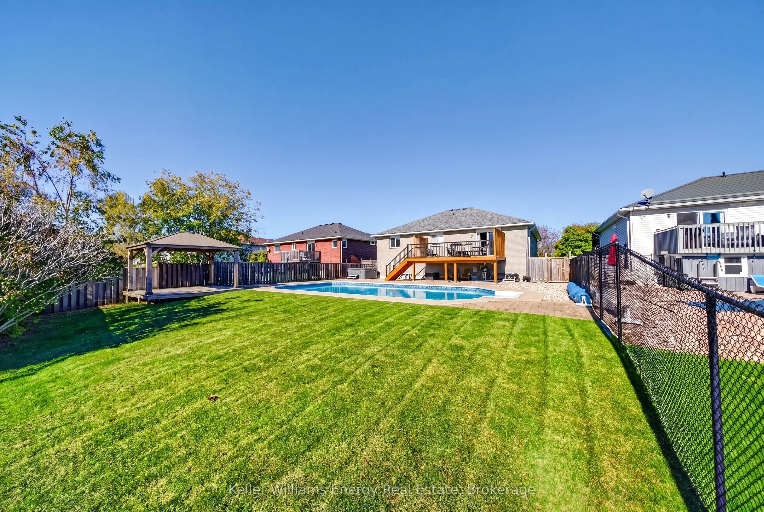 53 Lake Breeze Court