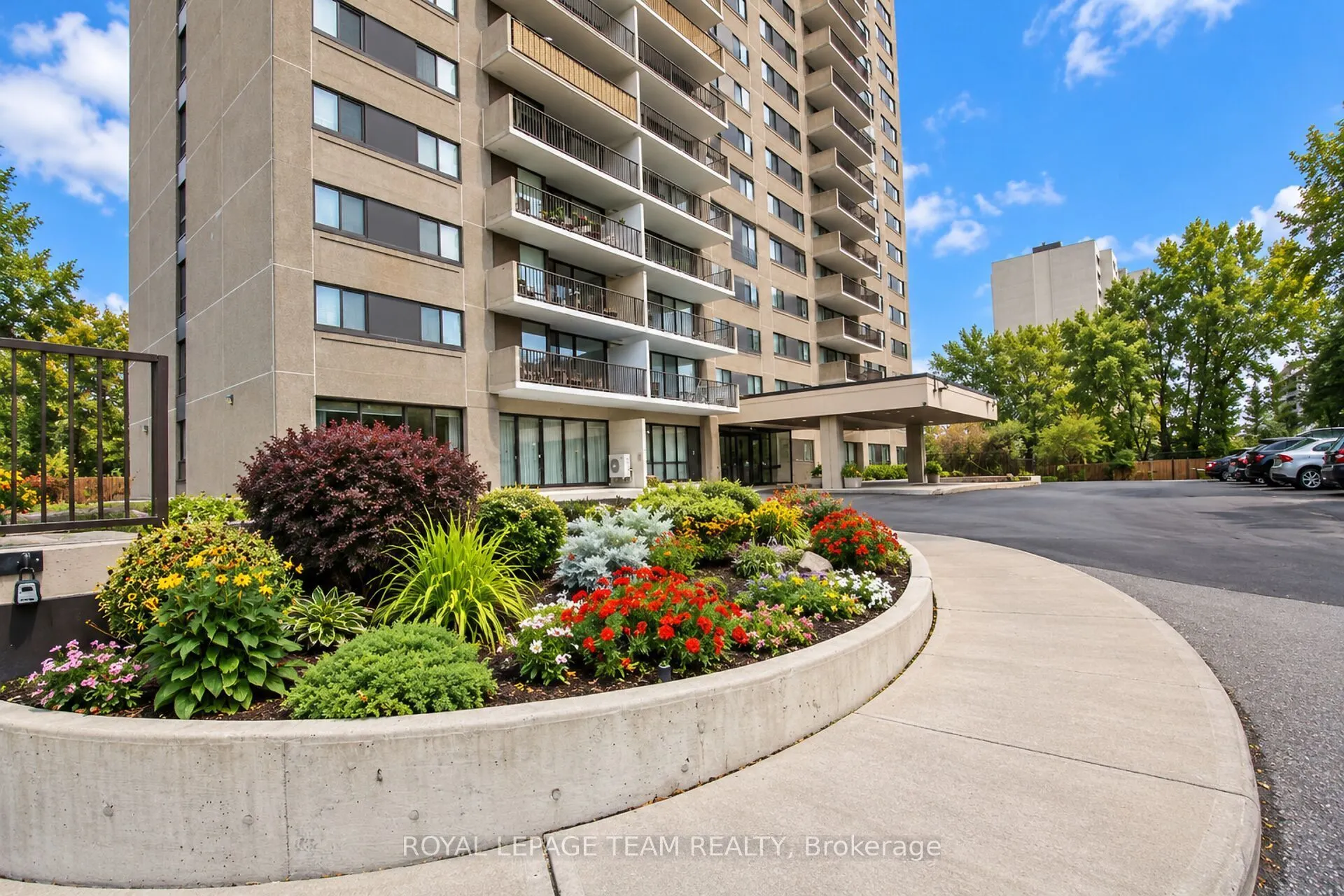 1195 Richmond Road #202