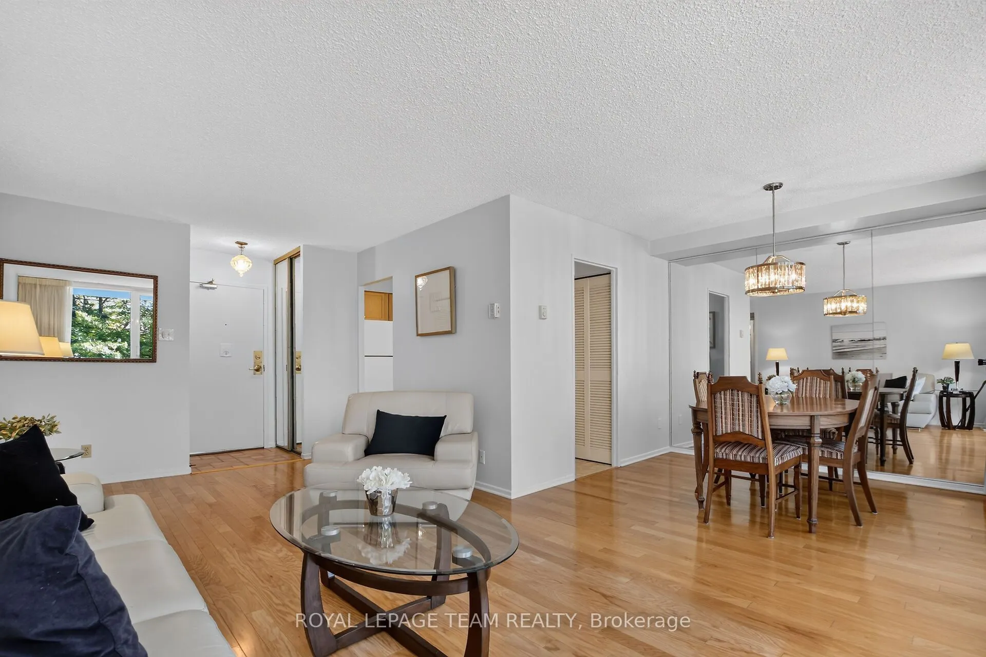 1195 Richmond Road #202
