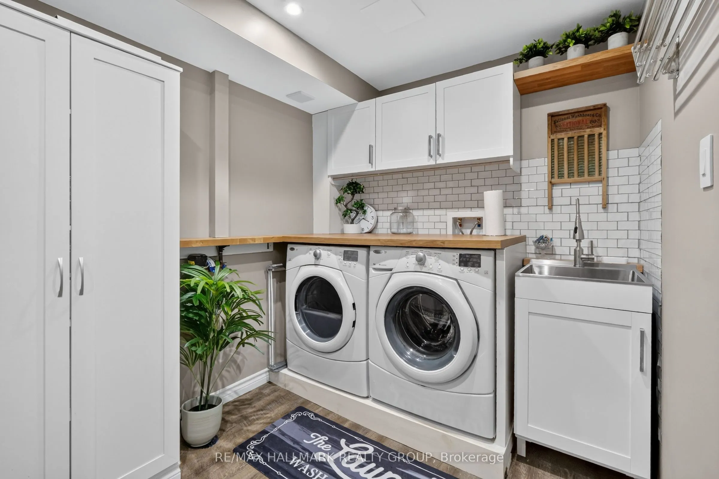 953 Cookshire Crescent #38