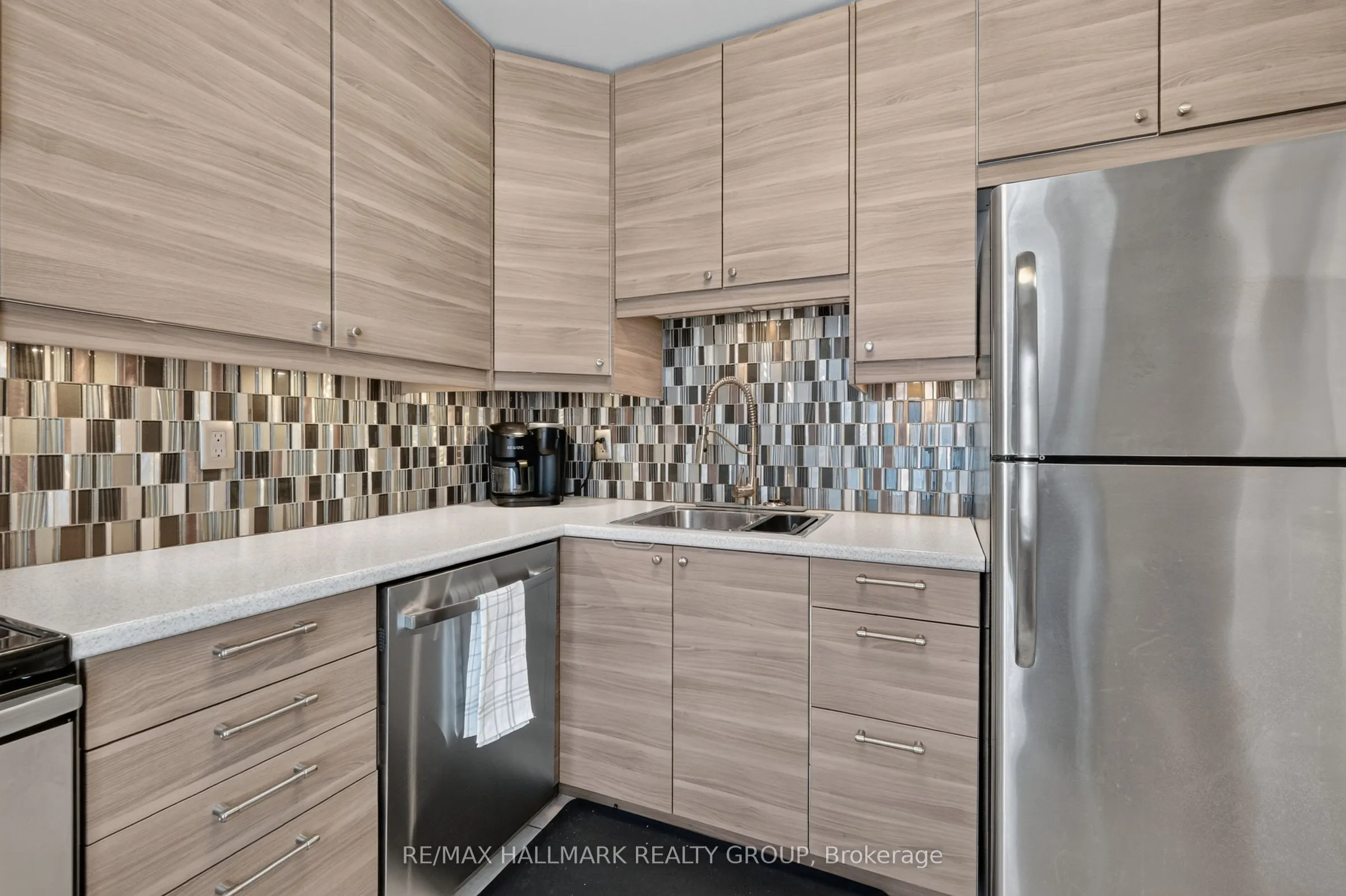 953 Cookshire Crescent #38