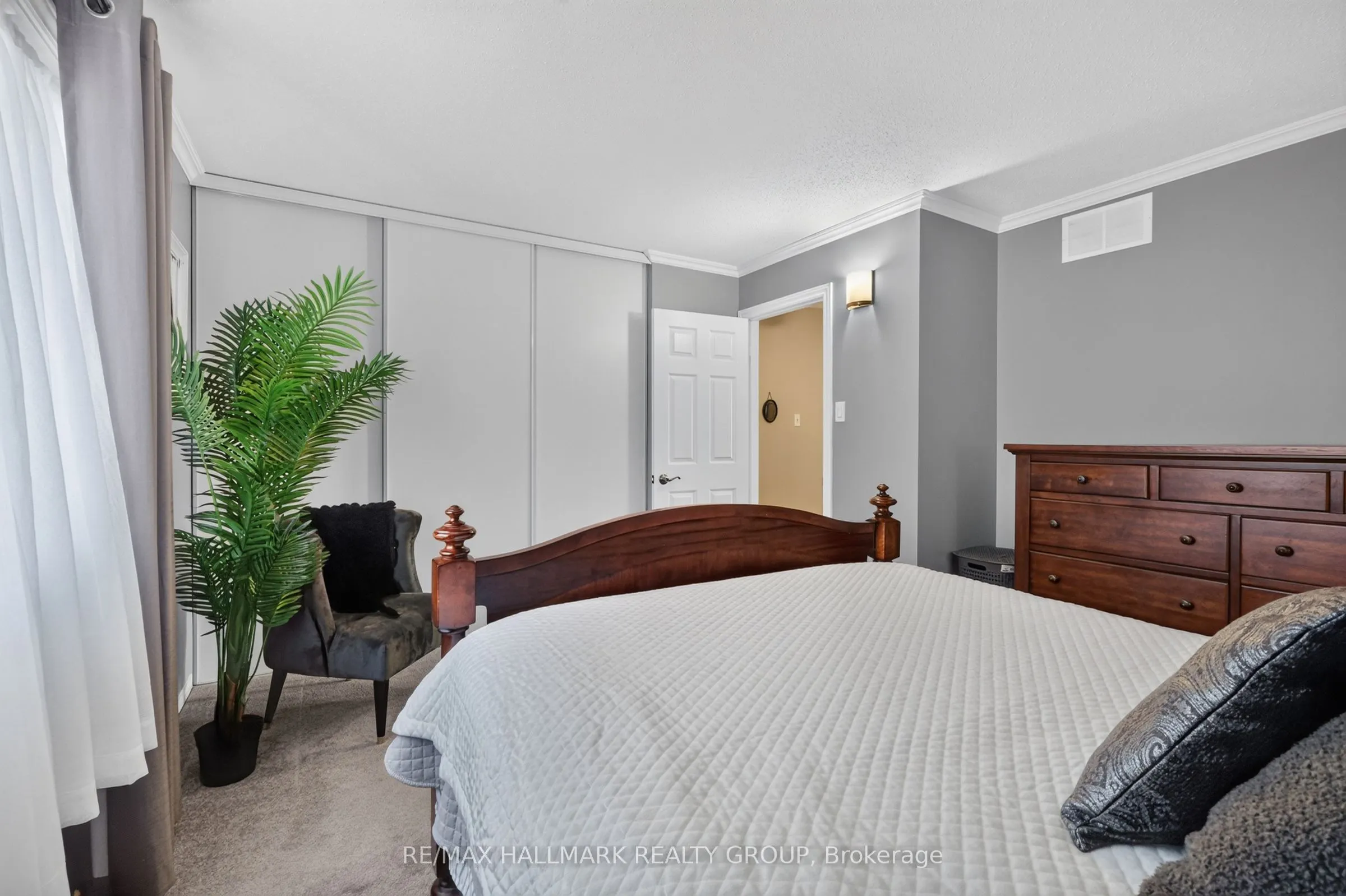 953 Cookshire Crescent #38
