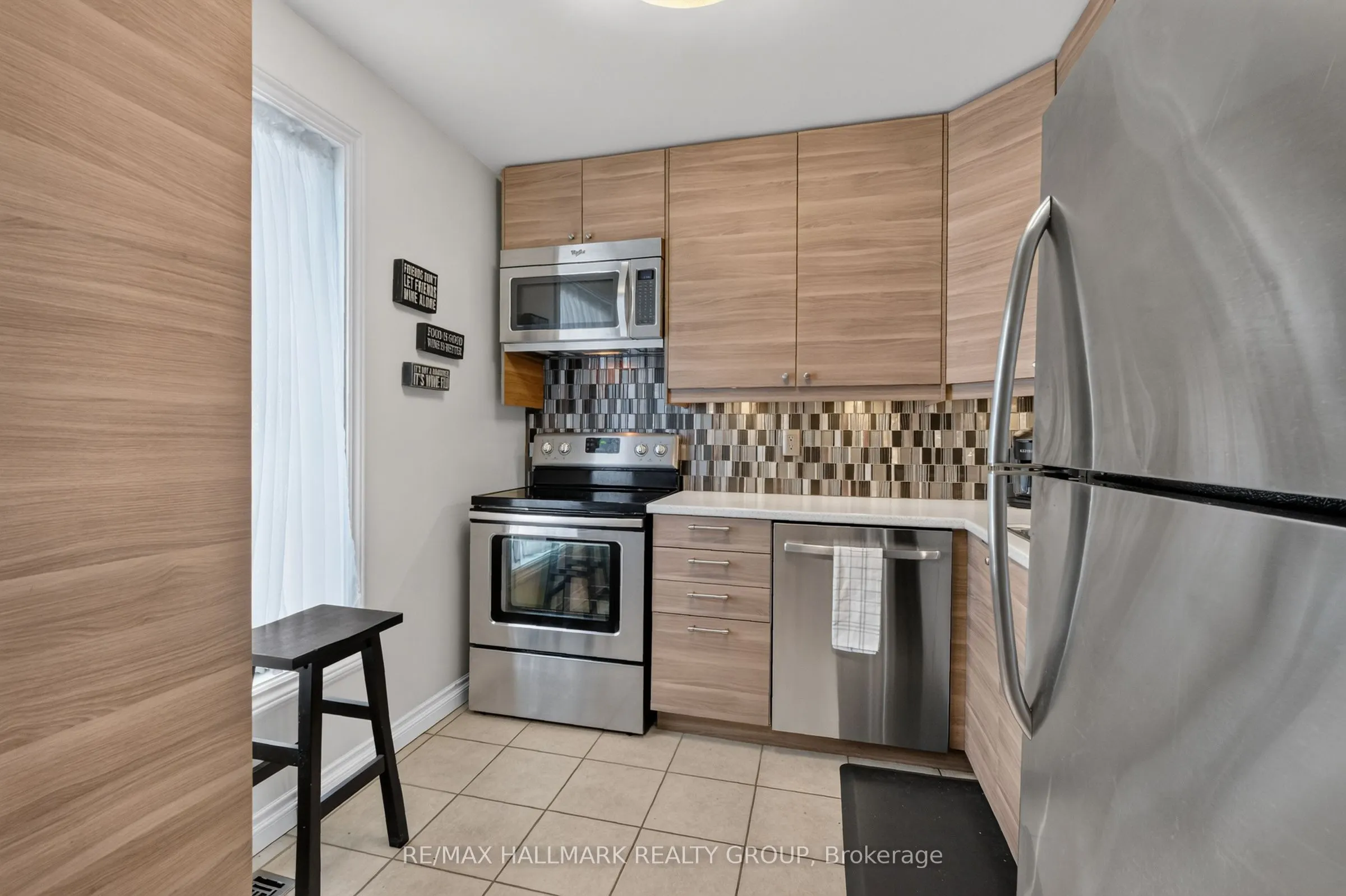 953 Cookshire Crescent #38