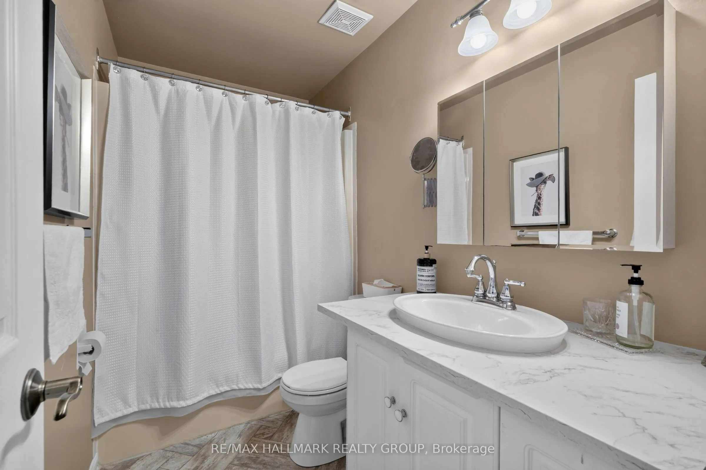 953 Cookshire Crescent #38