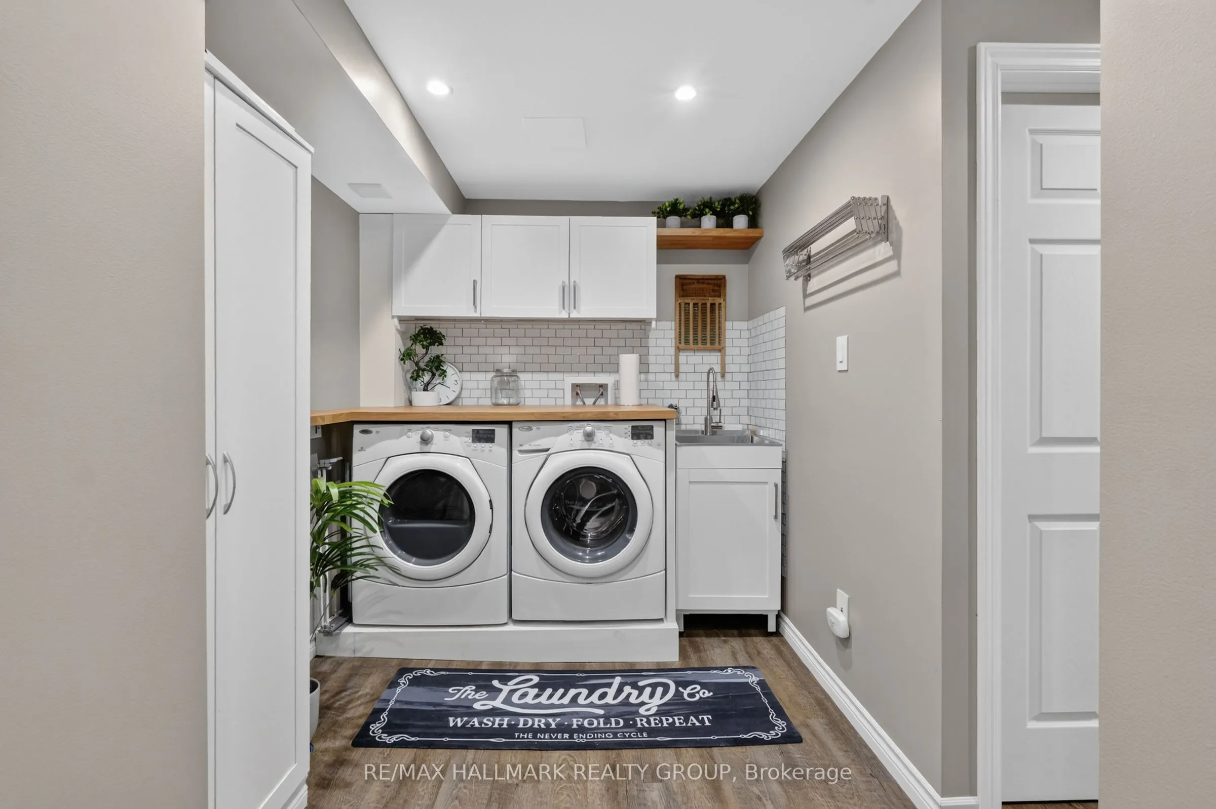 953 Cookshire Crescent #38