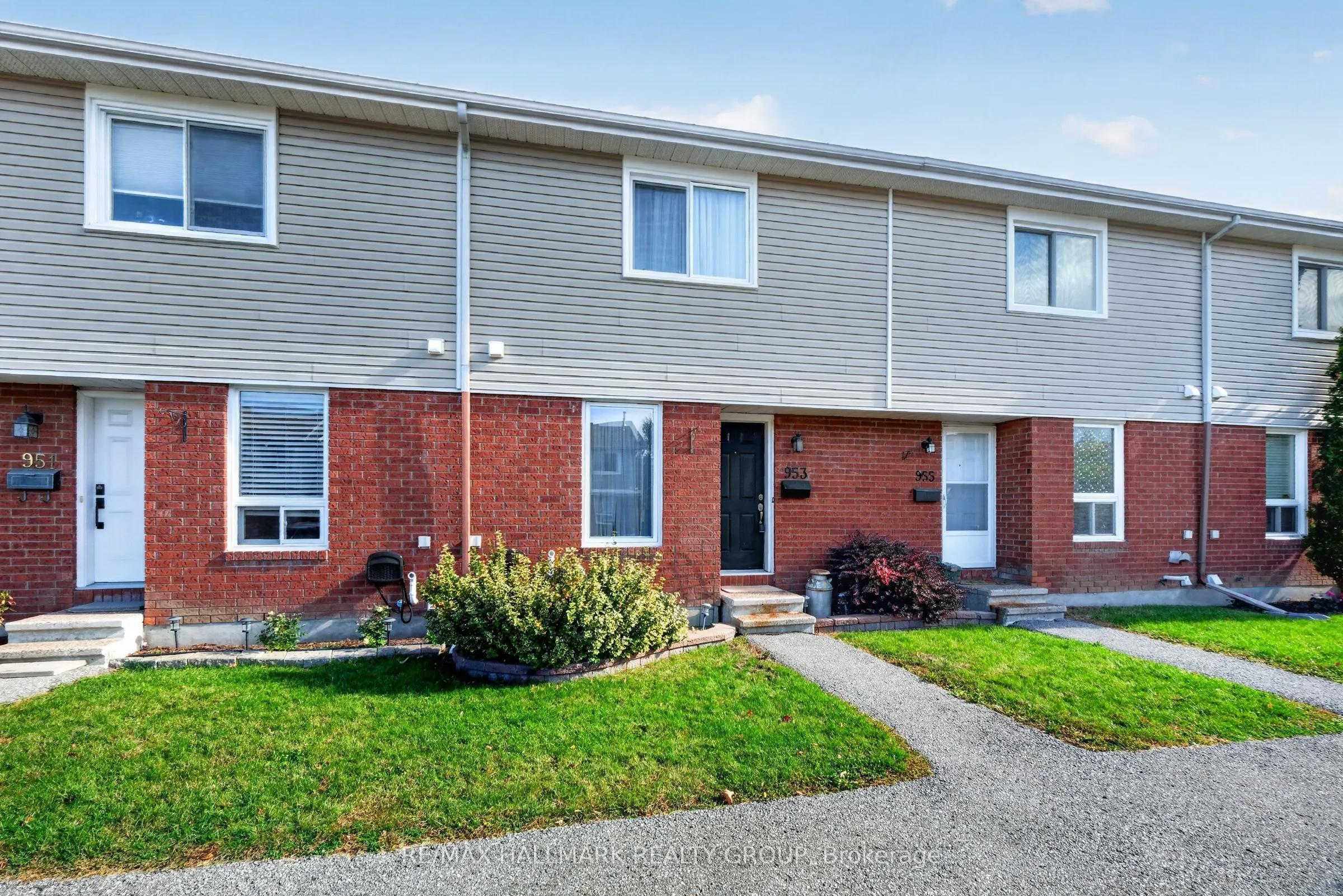 953 Cookshire Crescent #38
