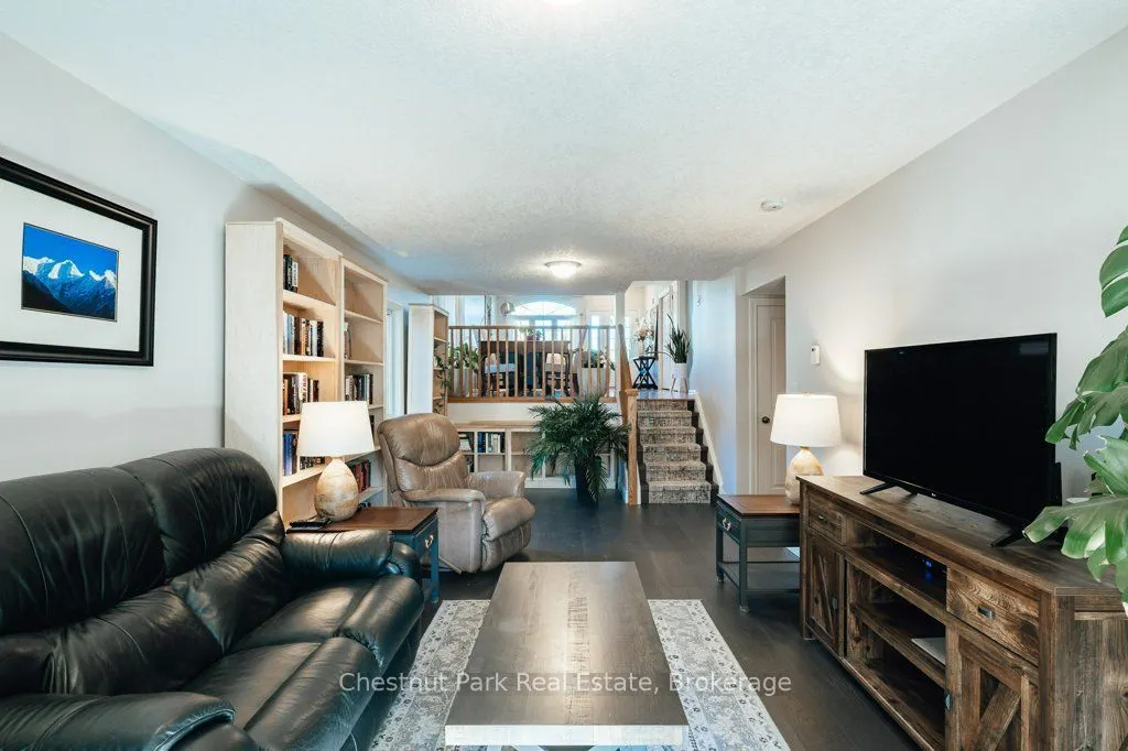 728 Elgin Street