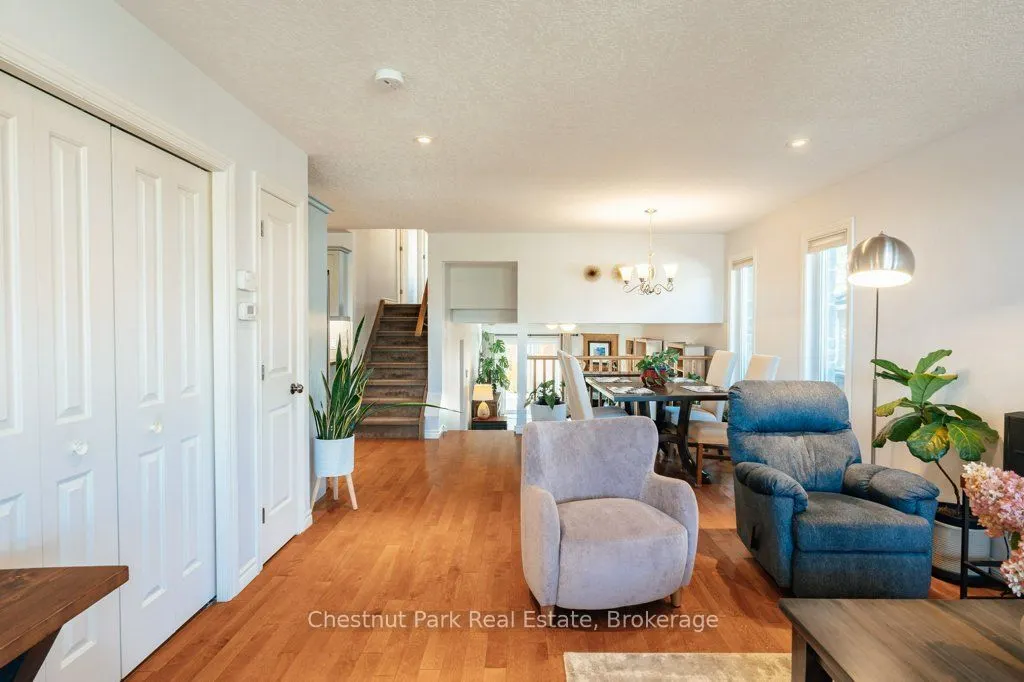 728 Elgin Street