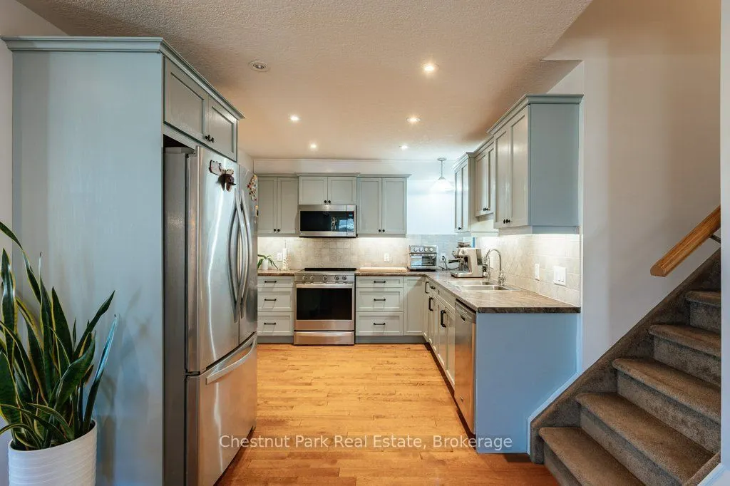 728 Elgin Street
