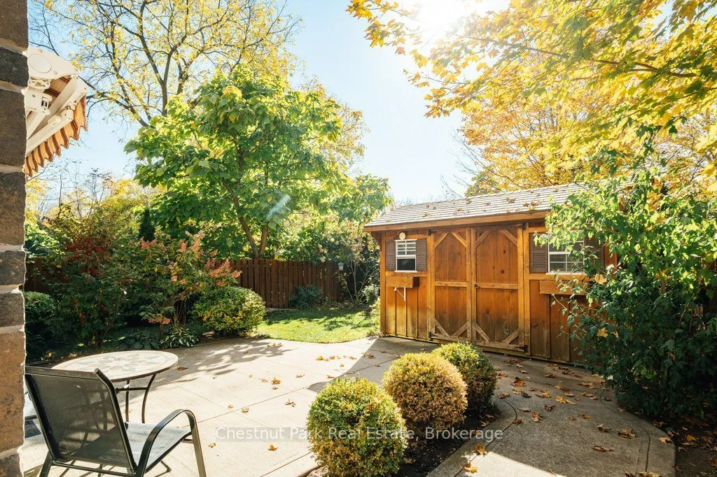 728 Elgin Street