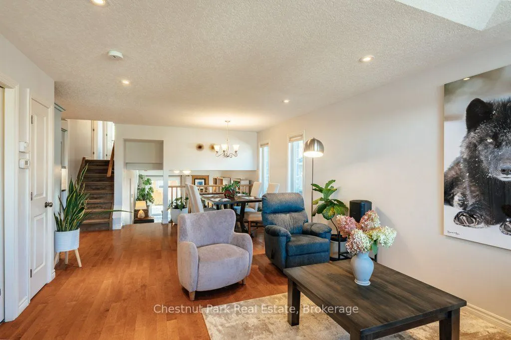 728 Elgin Street