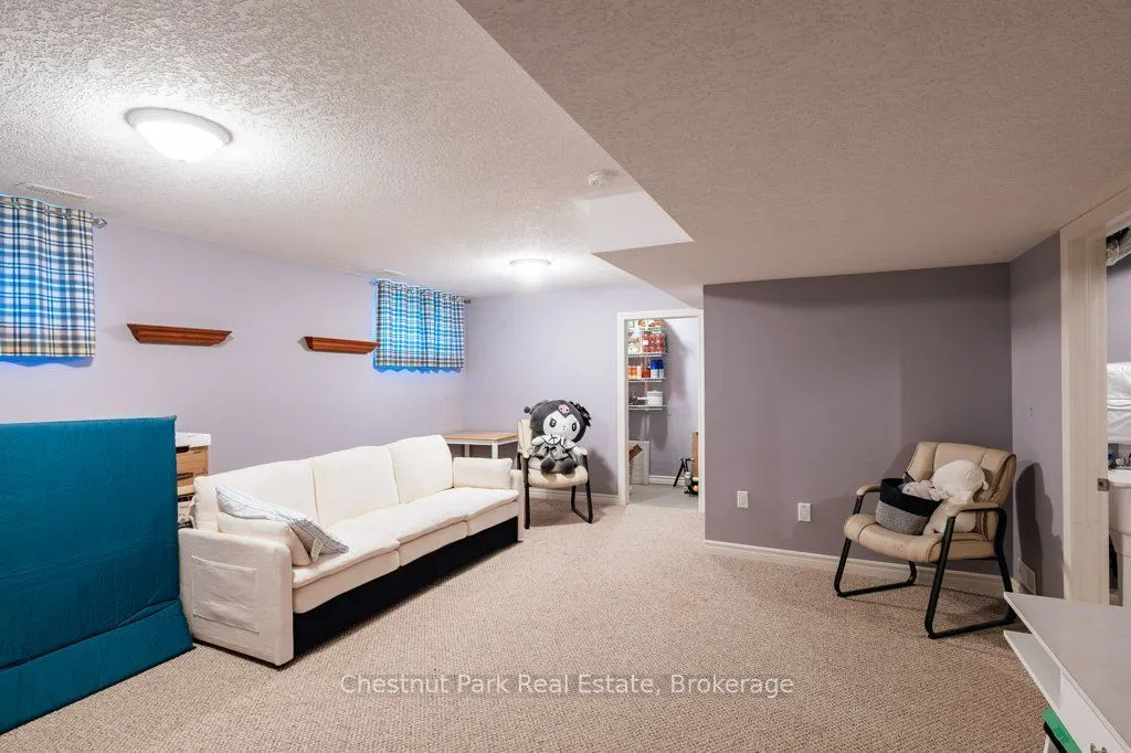 728 Elgin Street