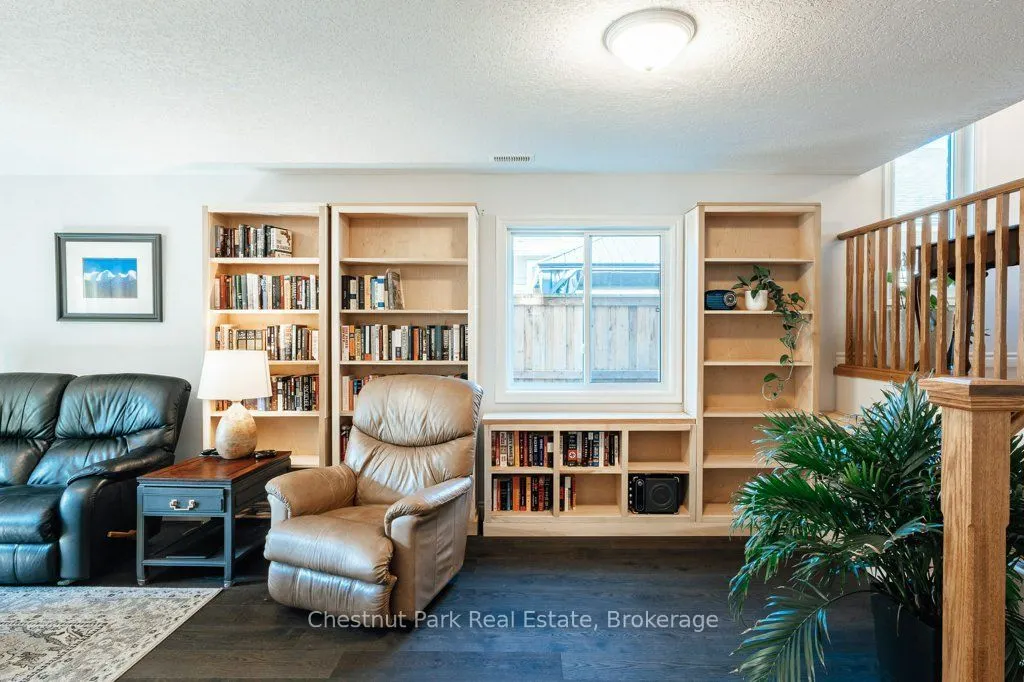 728 Elgin Street