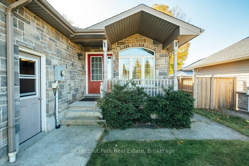 728 Elgin Street