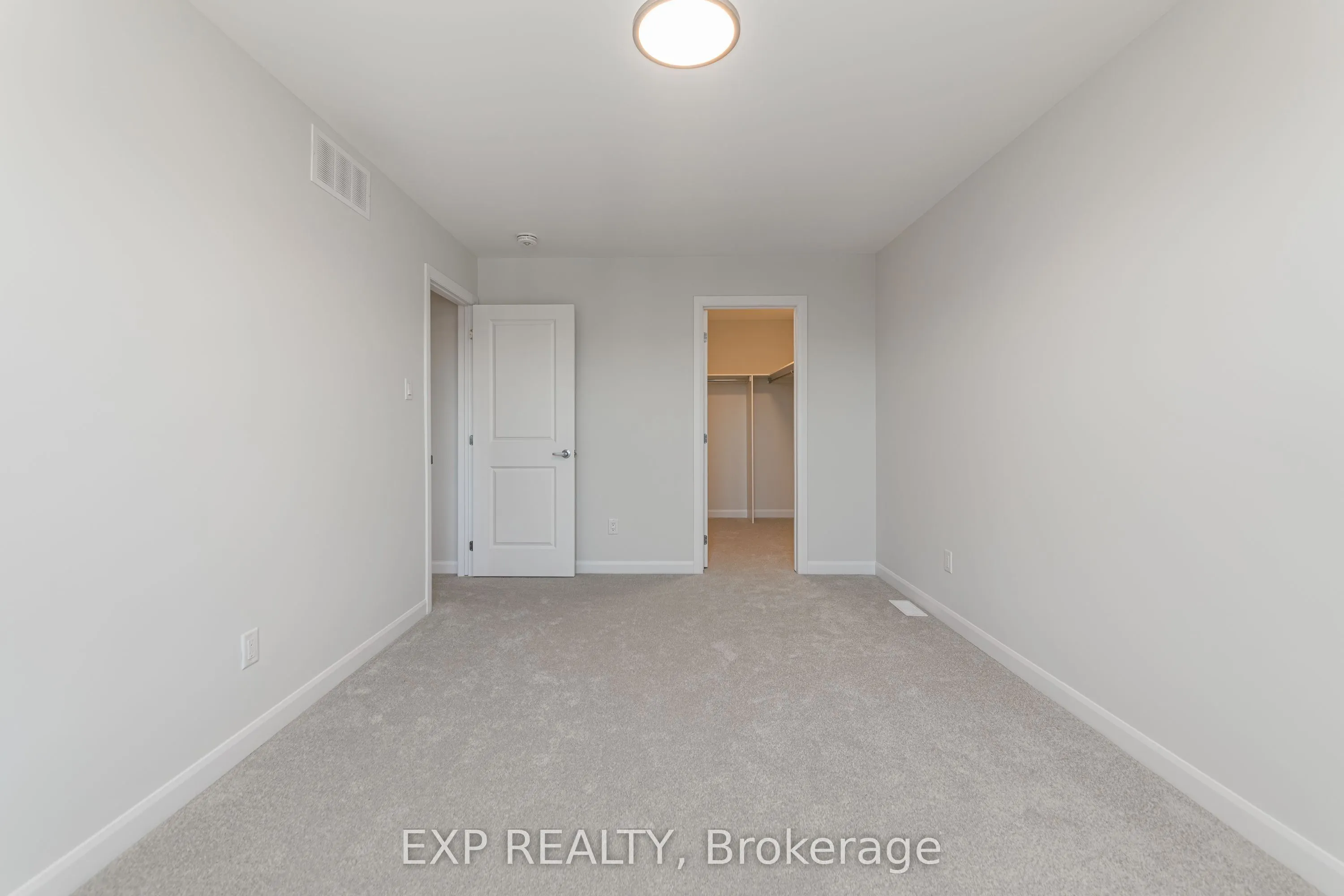 657 Moonglade Crescent