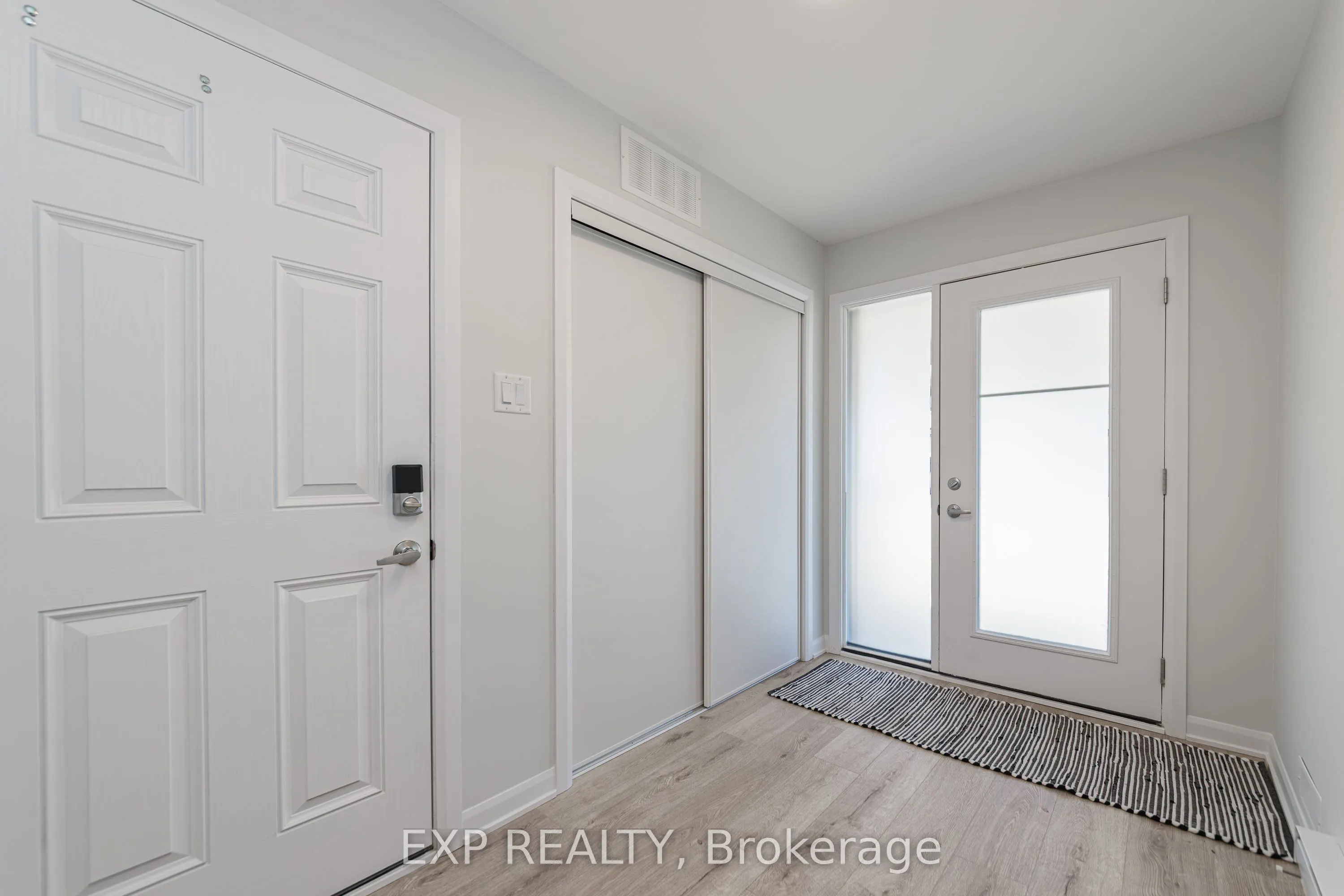 657 Moonglade Crescent