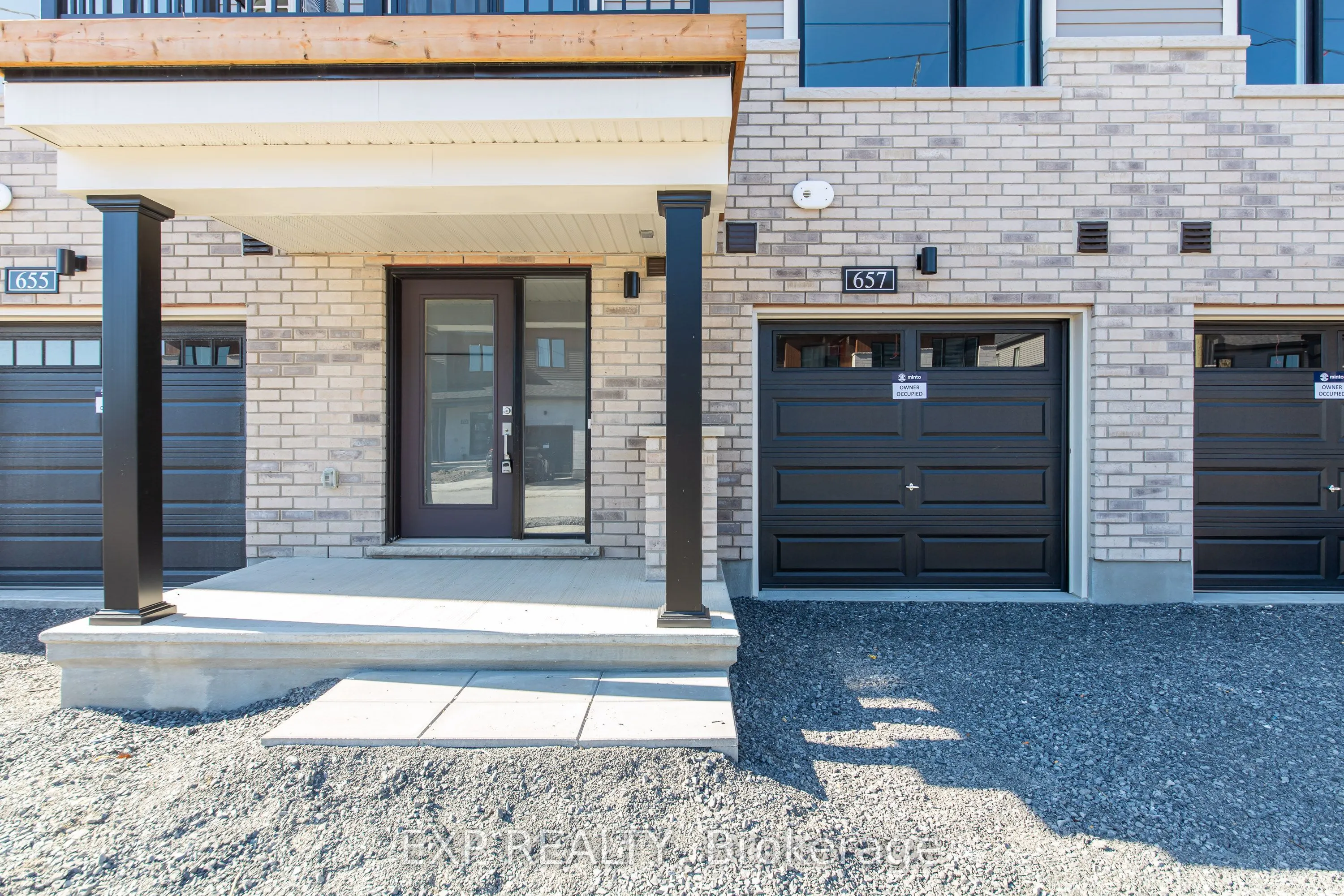 657 Moonglade Crescent