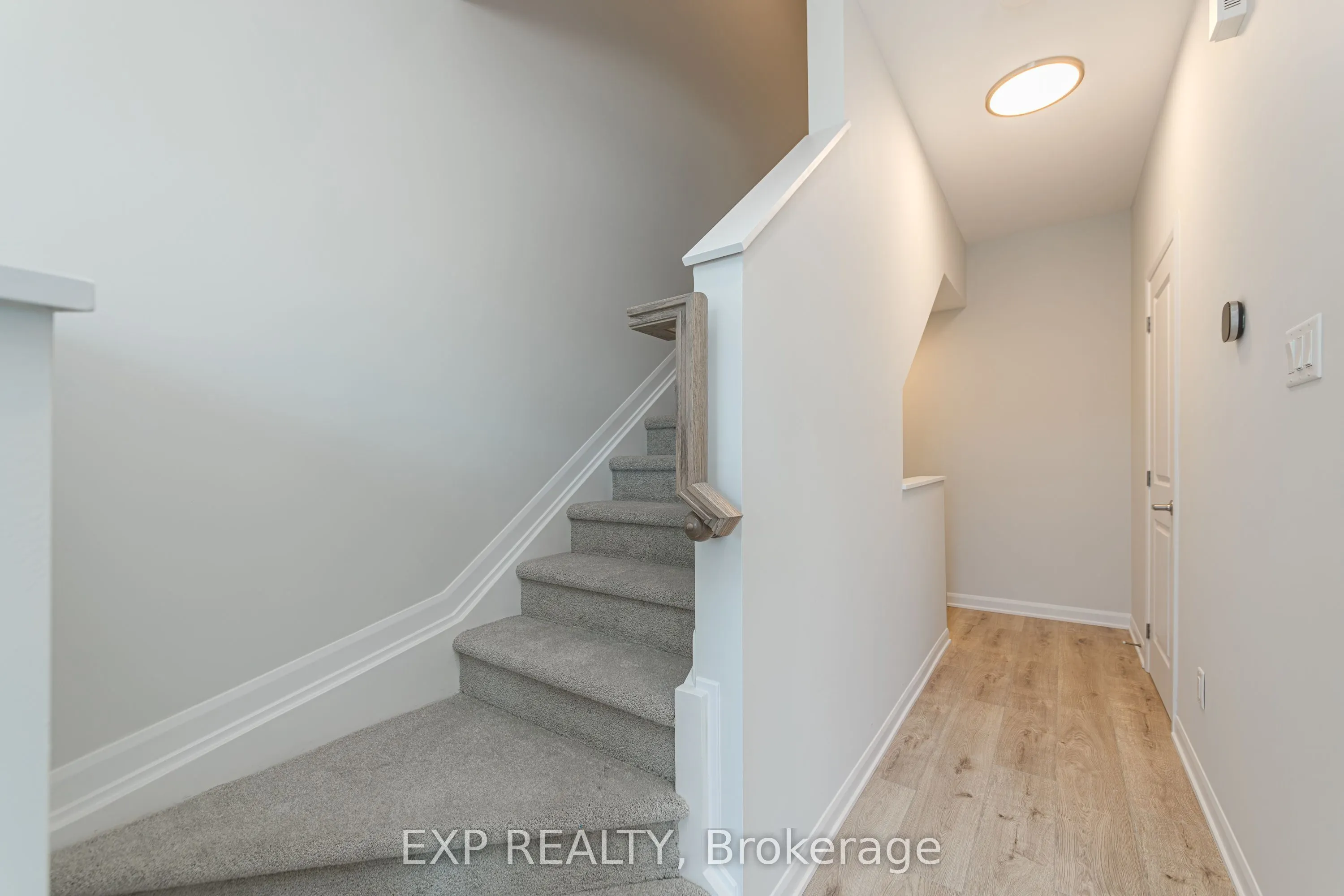 657 Moonglade Crescent