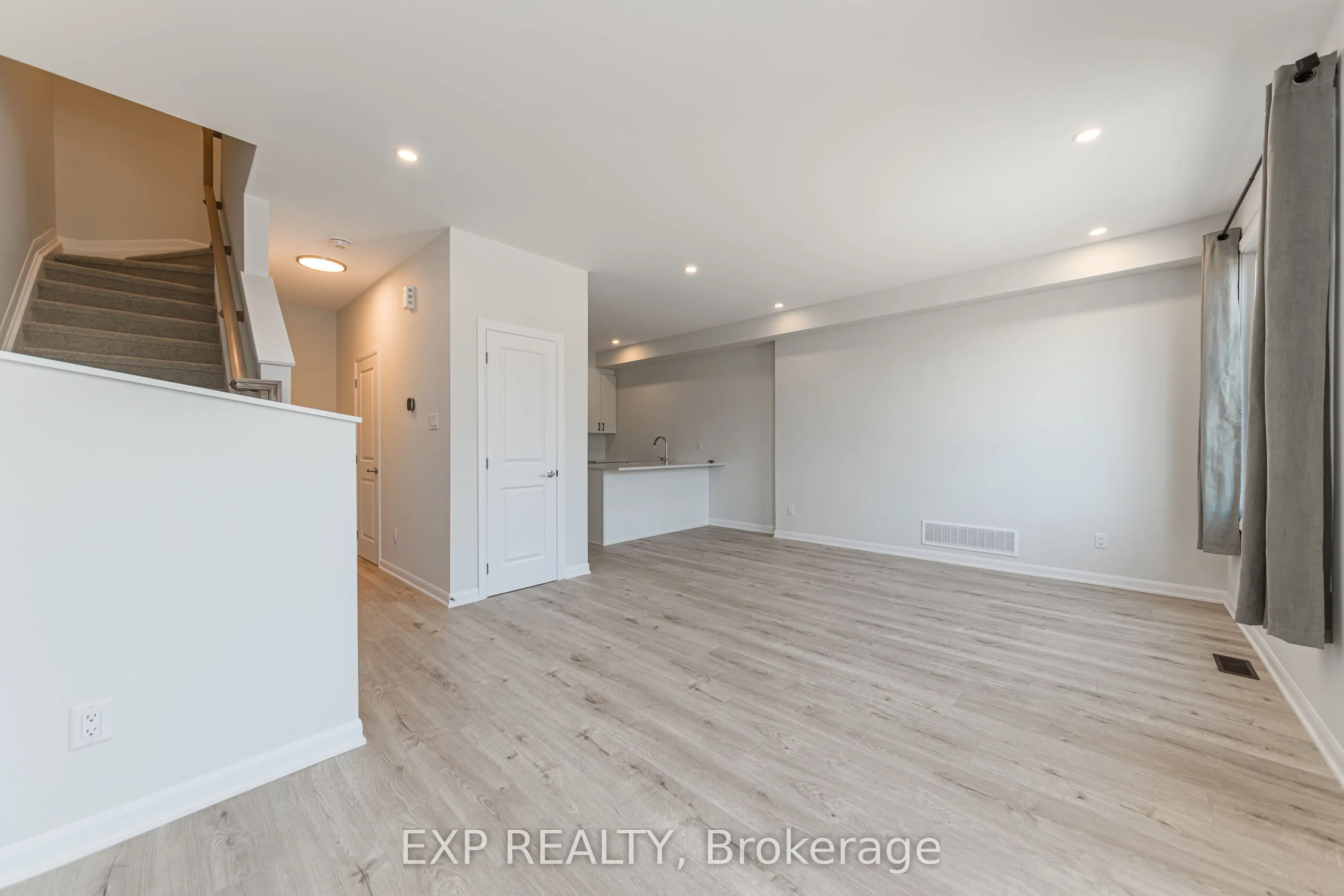 657 Moonglade Crescent