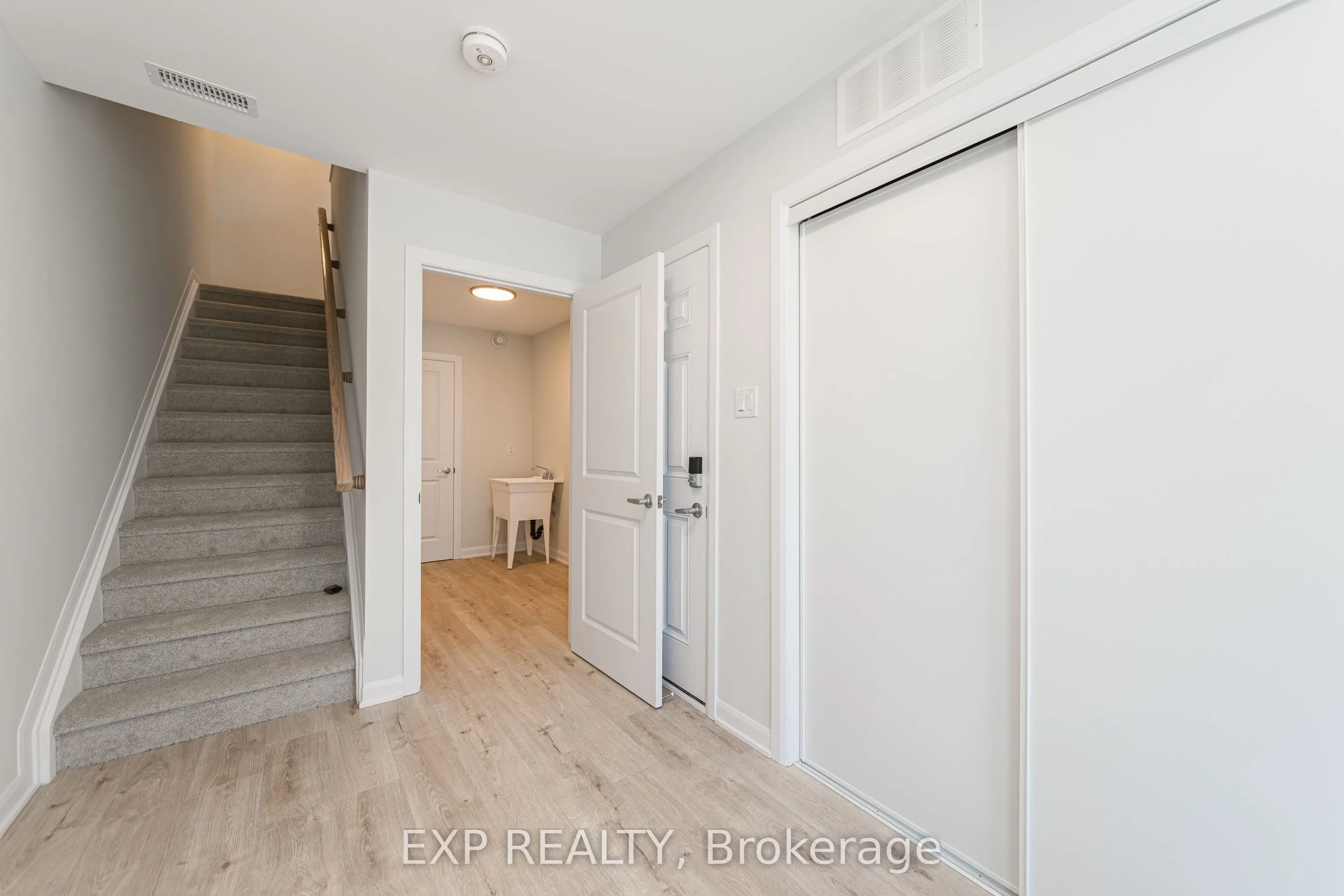 657 Moonglade Crescent