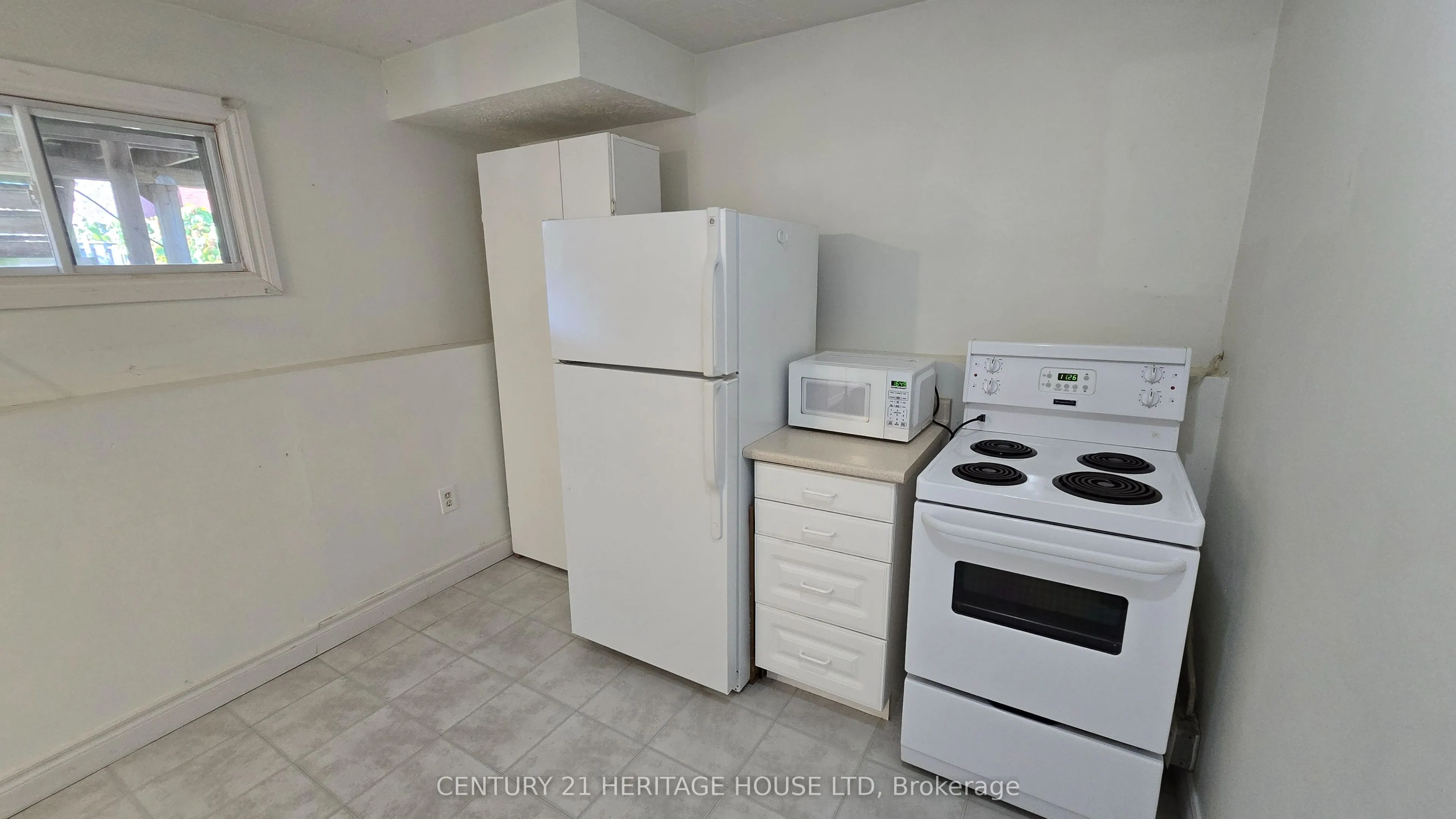 7 Jade Court
