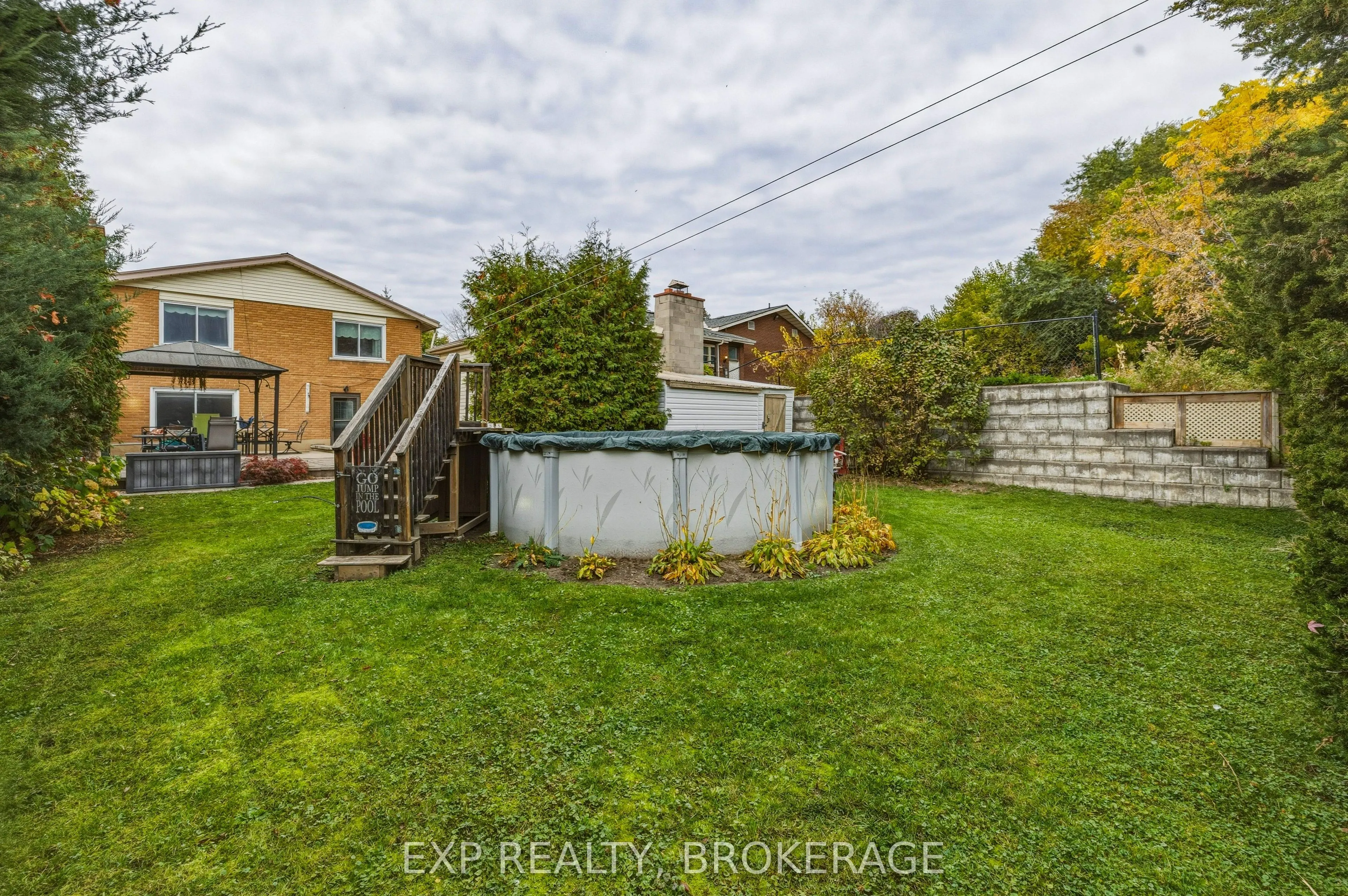 121 Butler Street E