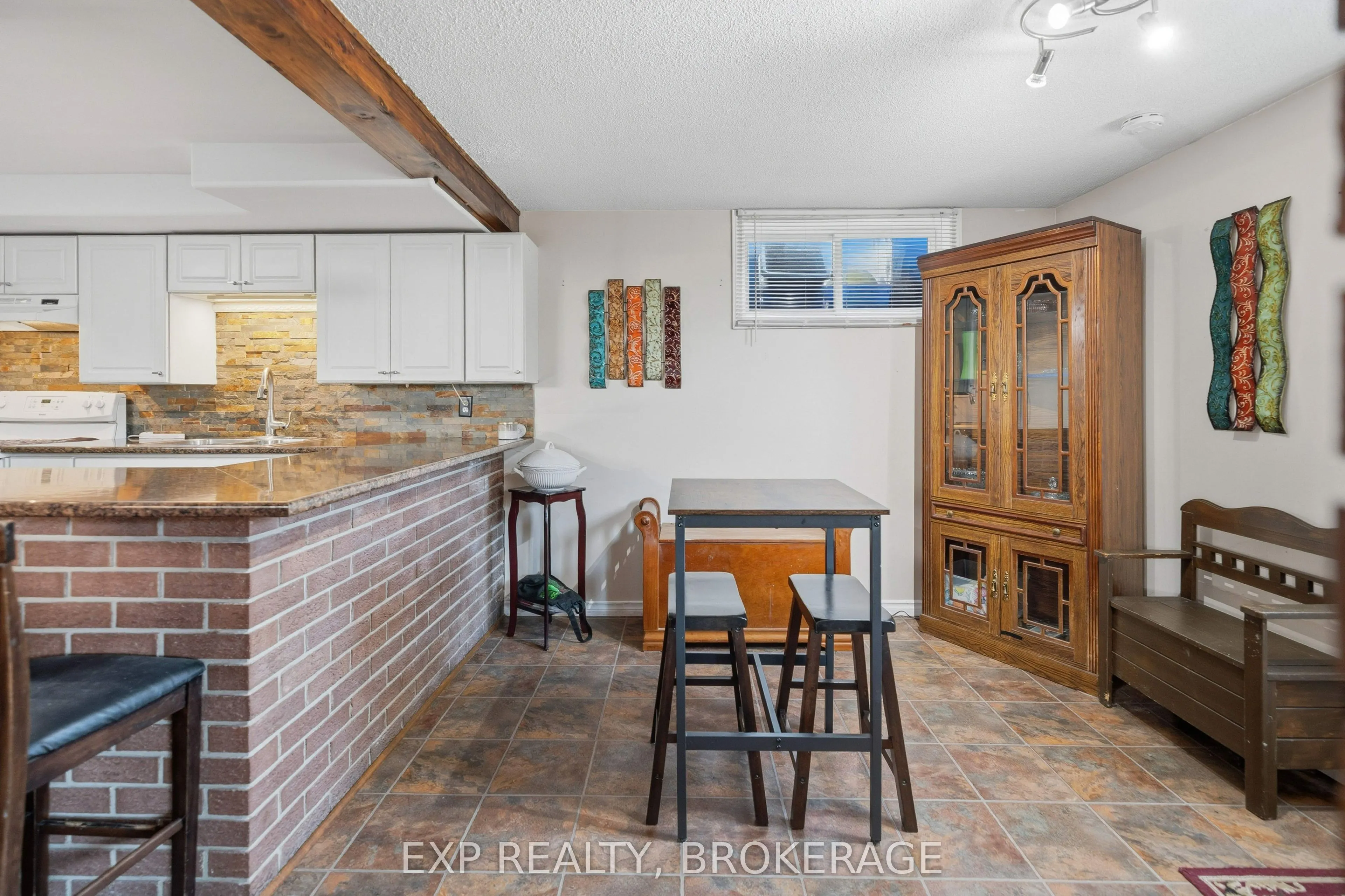 121 Butler Street E
