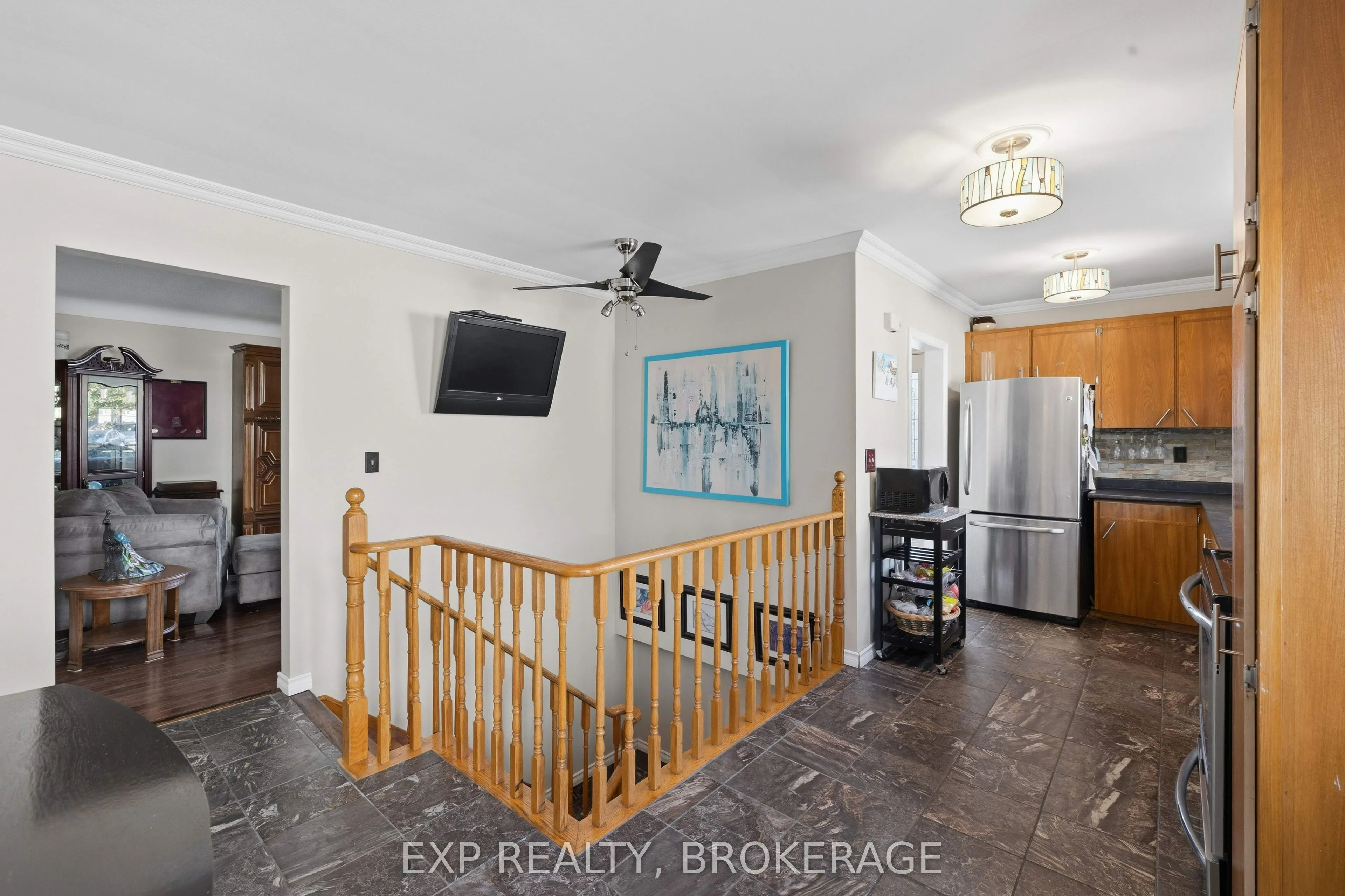 121 Butler Street E