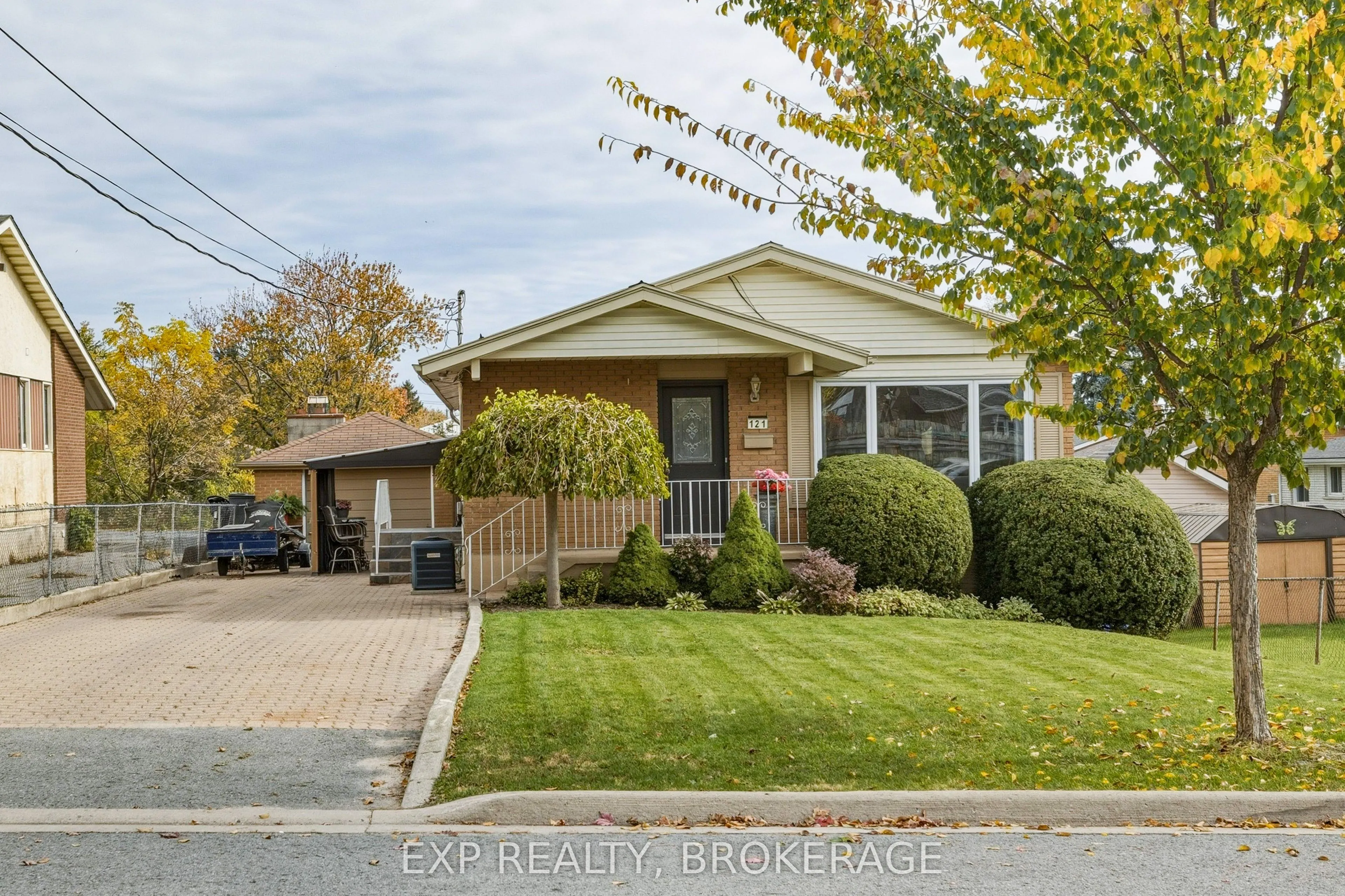 121 Butler Street E