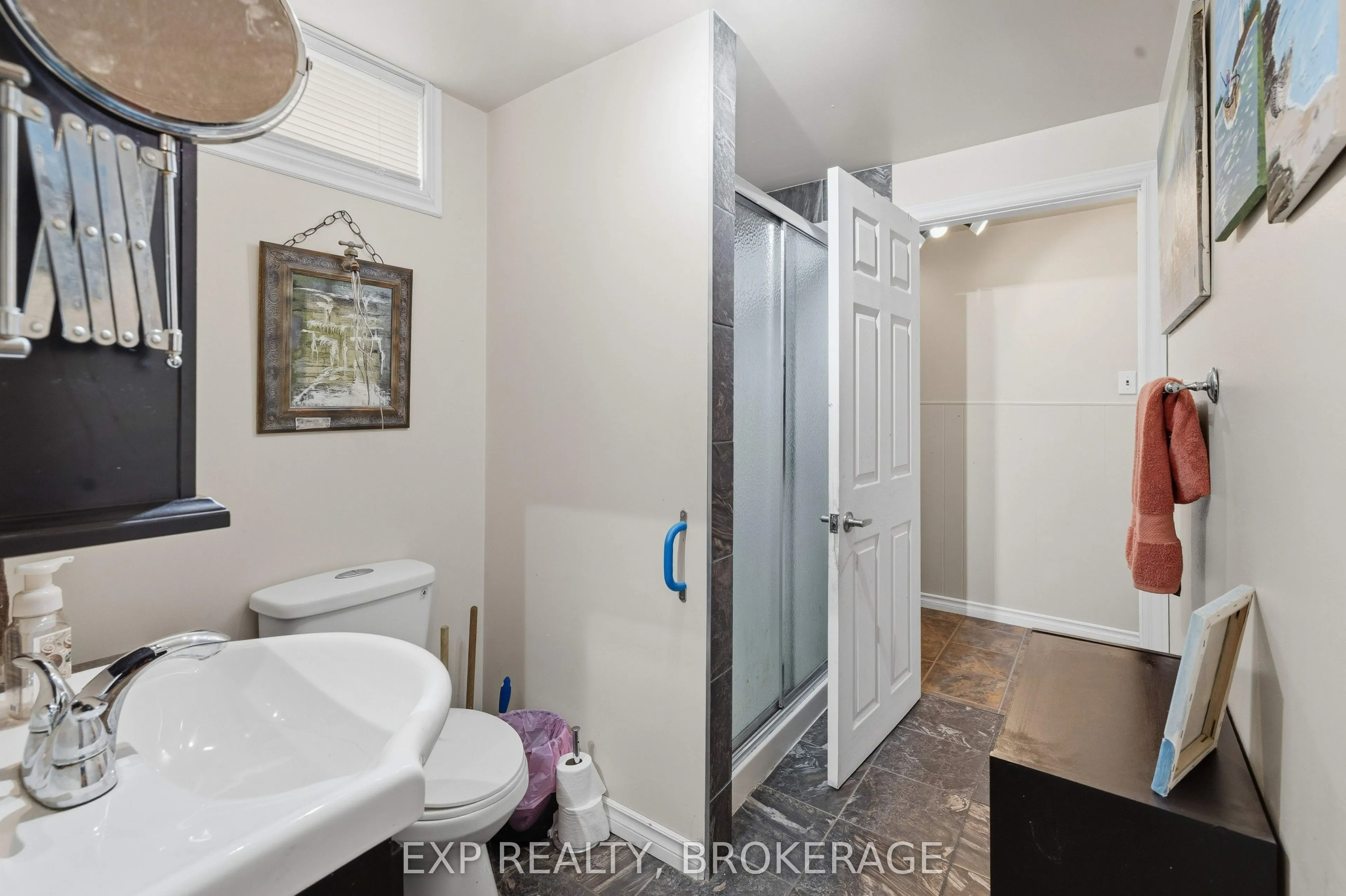 121 Butler Street E